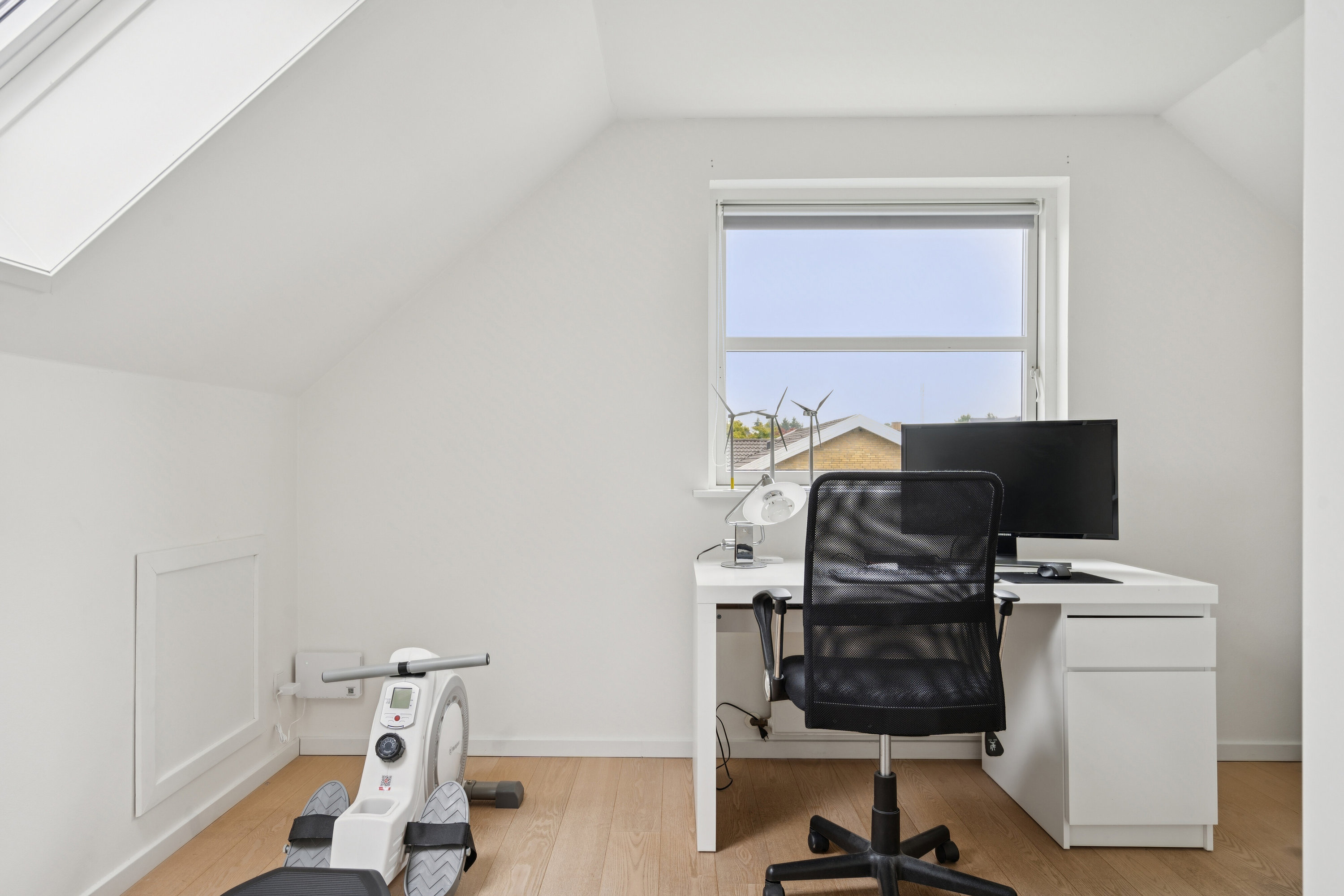 Fremhævet arbejdsværelse billede i fuldskærmstilstand. Billede af Emmavænget 16, Næsby, 5270 Odense N