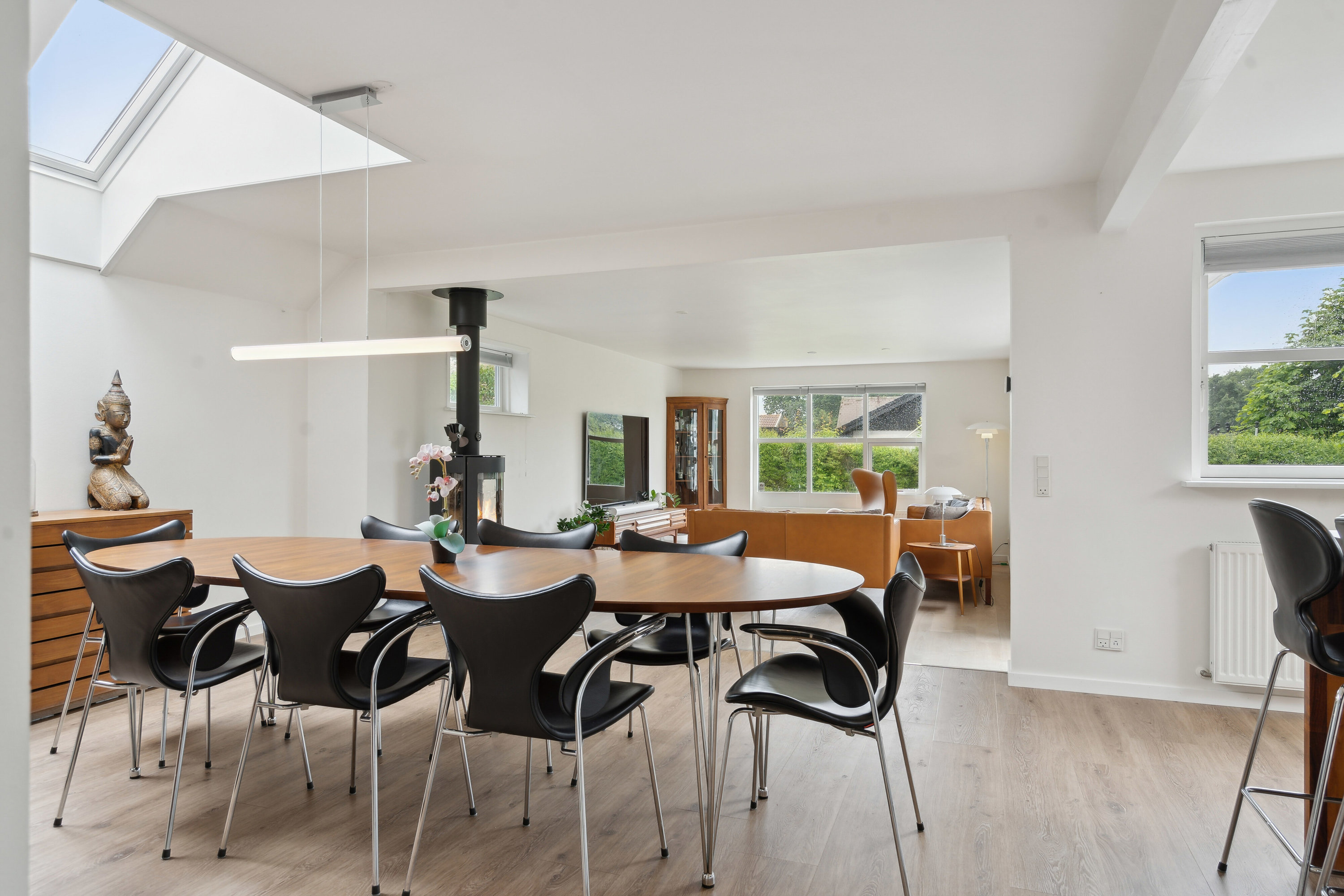 Fremhævet spisestue billede i fuldskærmstilstand. Billede af Emmavænget 16, Næsby, 5270 Odense N