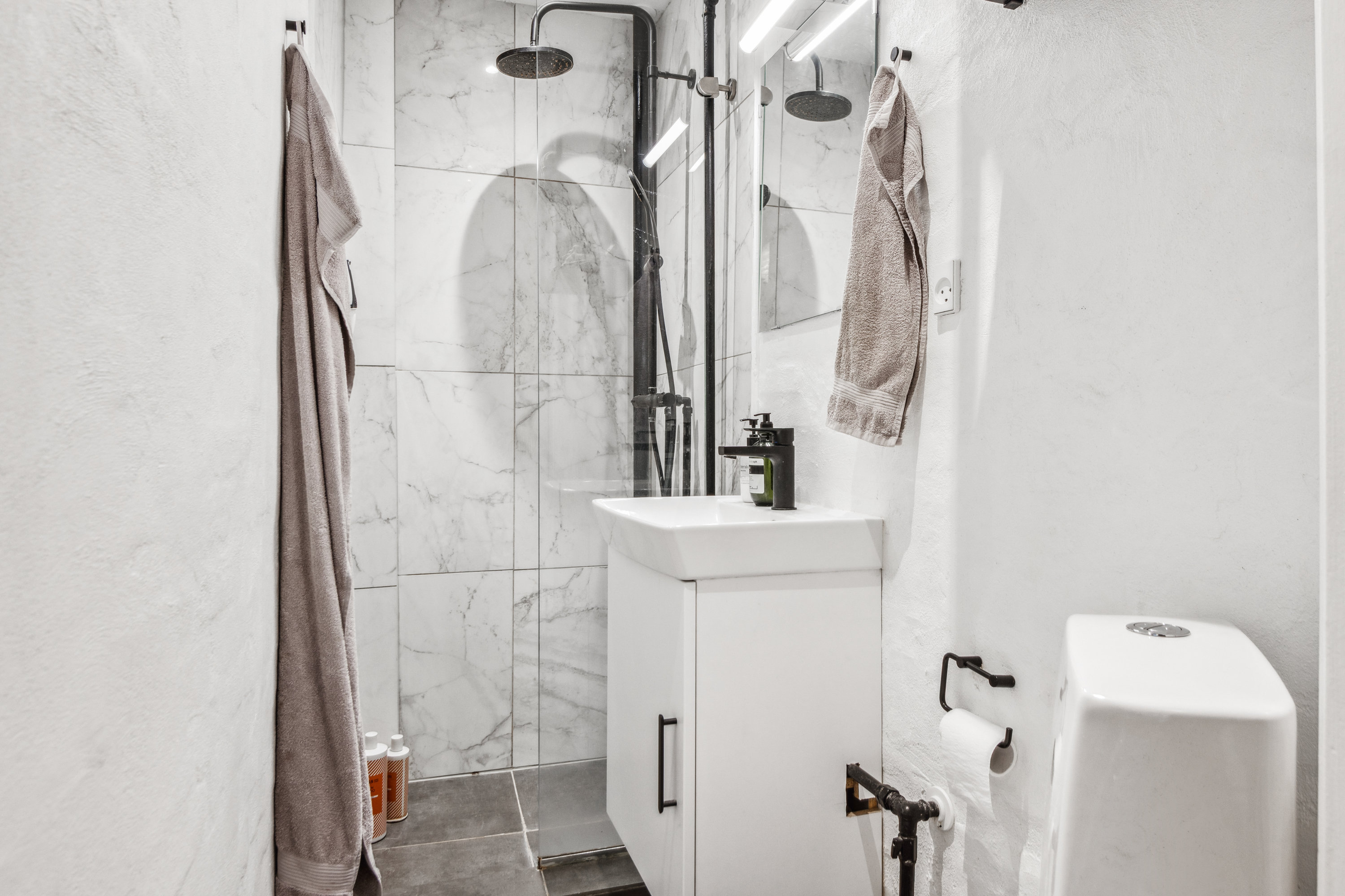 Fremhævet badeværelse billede i fuldskærmstilstand. Billede af Helgolandsgade 3, 2. tv., 9000 Aalborg