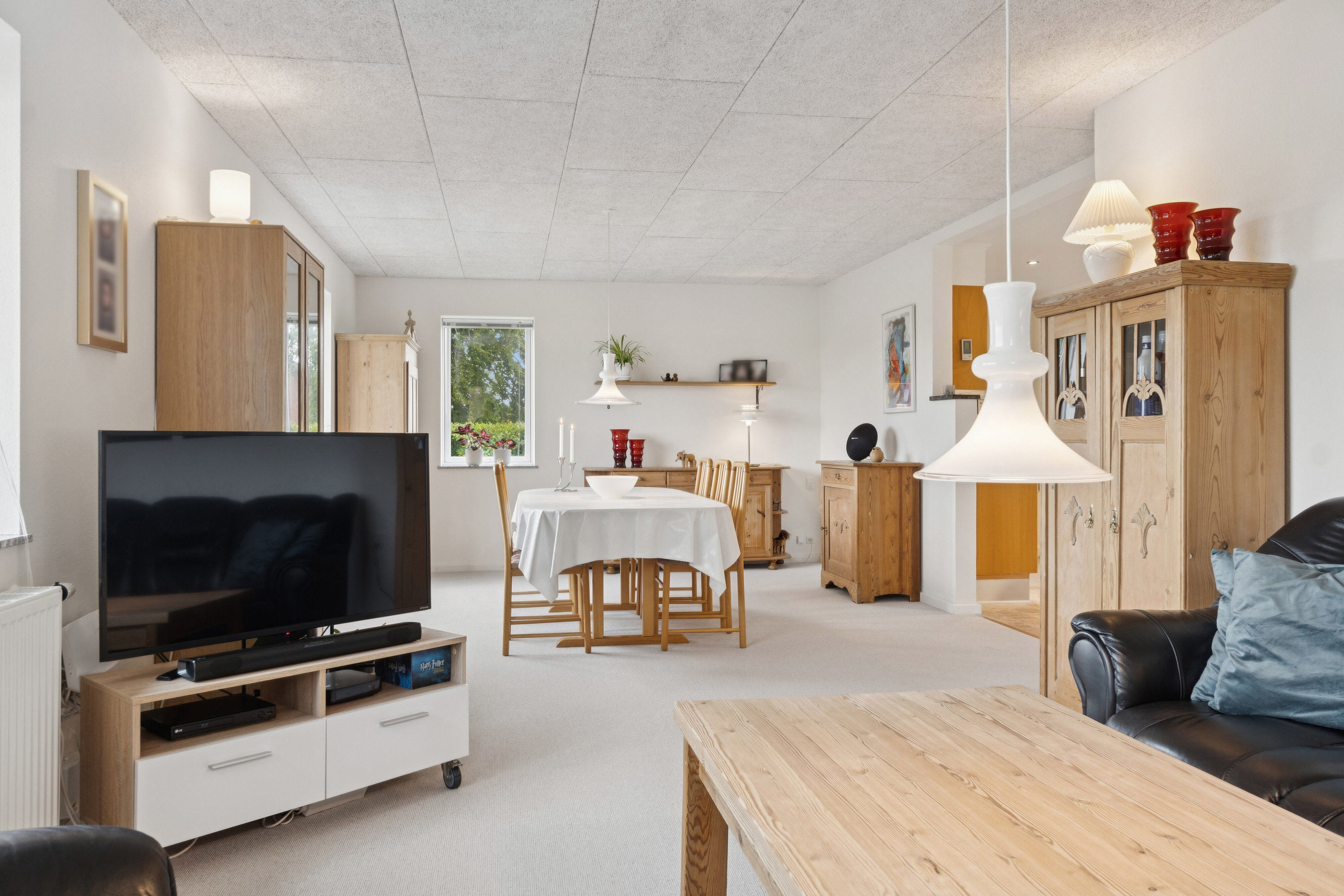 Fremhævet stue billede i fuldskærmstilstand. Billede af Tuenvej 68, Tuen, 9881 Bindslev