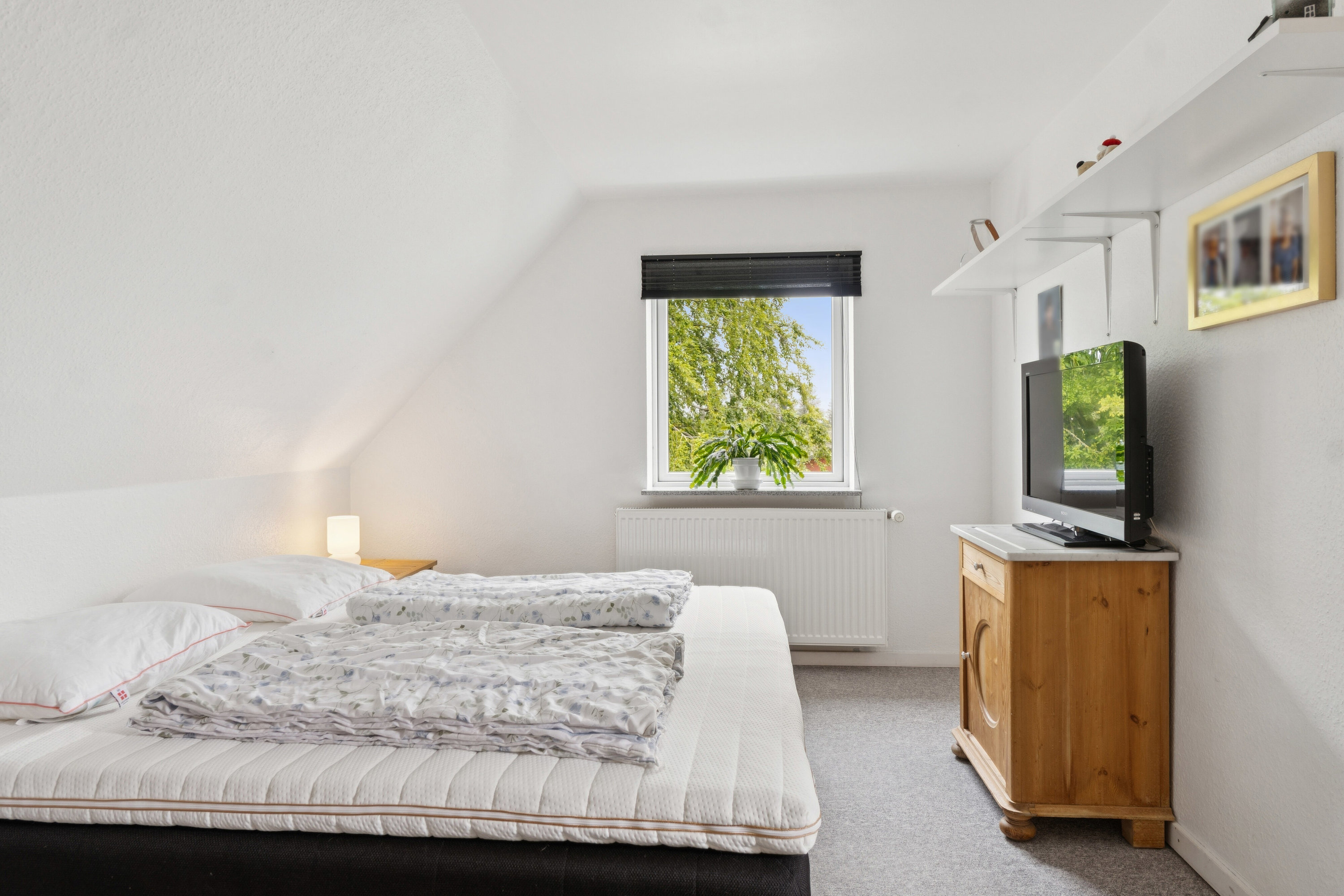Fremhævet soveværelse billede i fuldskærmstilstand. Billede af Tuenvej 68, Tuen, 9881 Bindslev