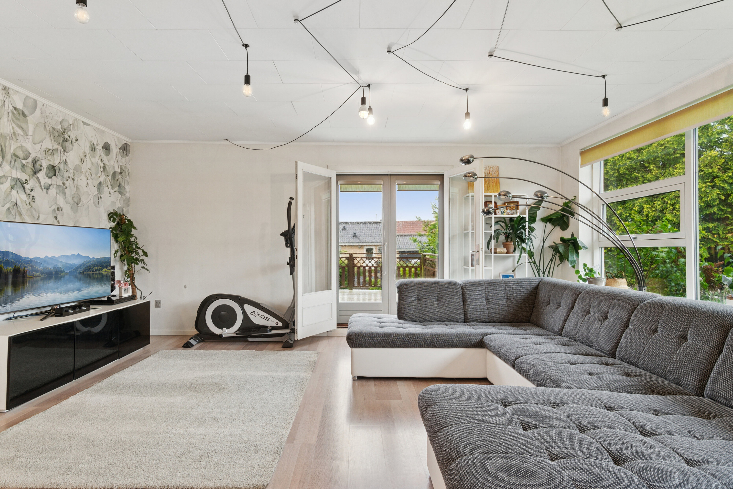 Fremhævet stue billede i fuldskærmstilstand. Billede af Lærkevænget 10, 8721 Daugård