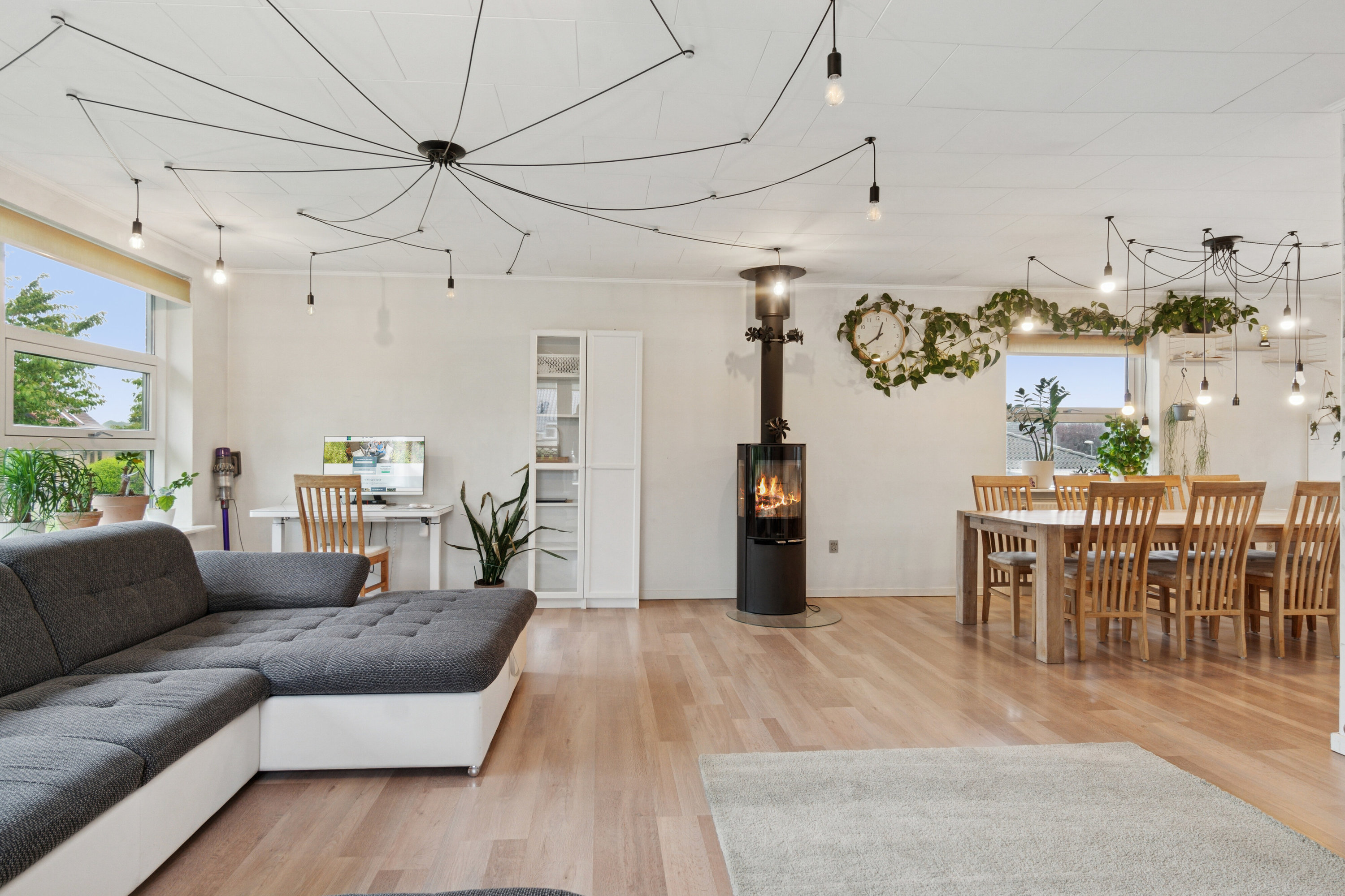 Fremhævet stue billede i fuldskærmstilstand. Billede af Lærkevænget 10, 8721 Daugård