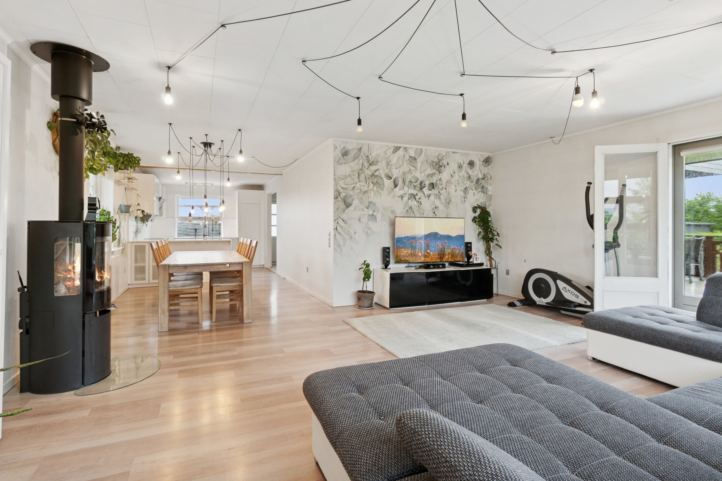 Fremhævet stue billede i fuldskærmstilstand. Billede af Lærkevænget 10, 8721 Daugård