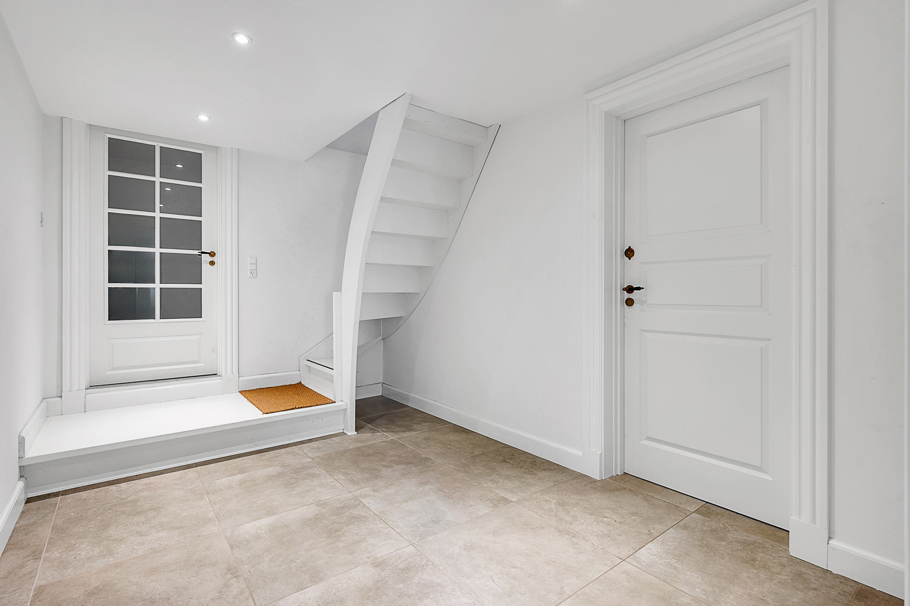 Fremhævet gang billede i fuldskærmstilstand. Billede af Skjoldsgade 5, 8260 Viby J