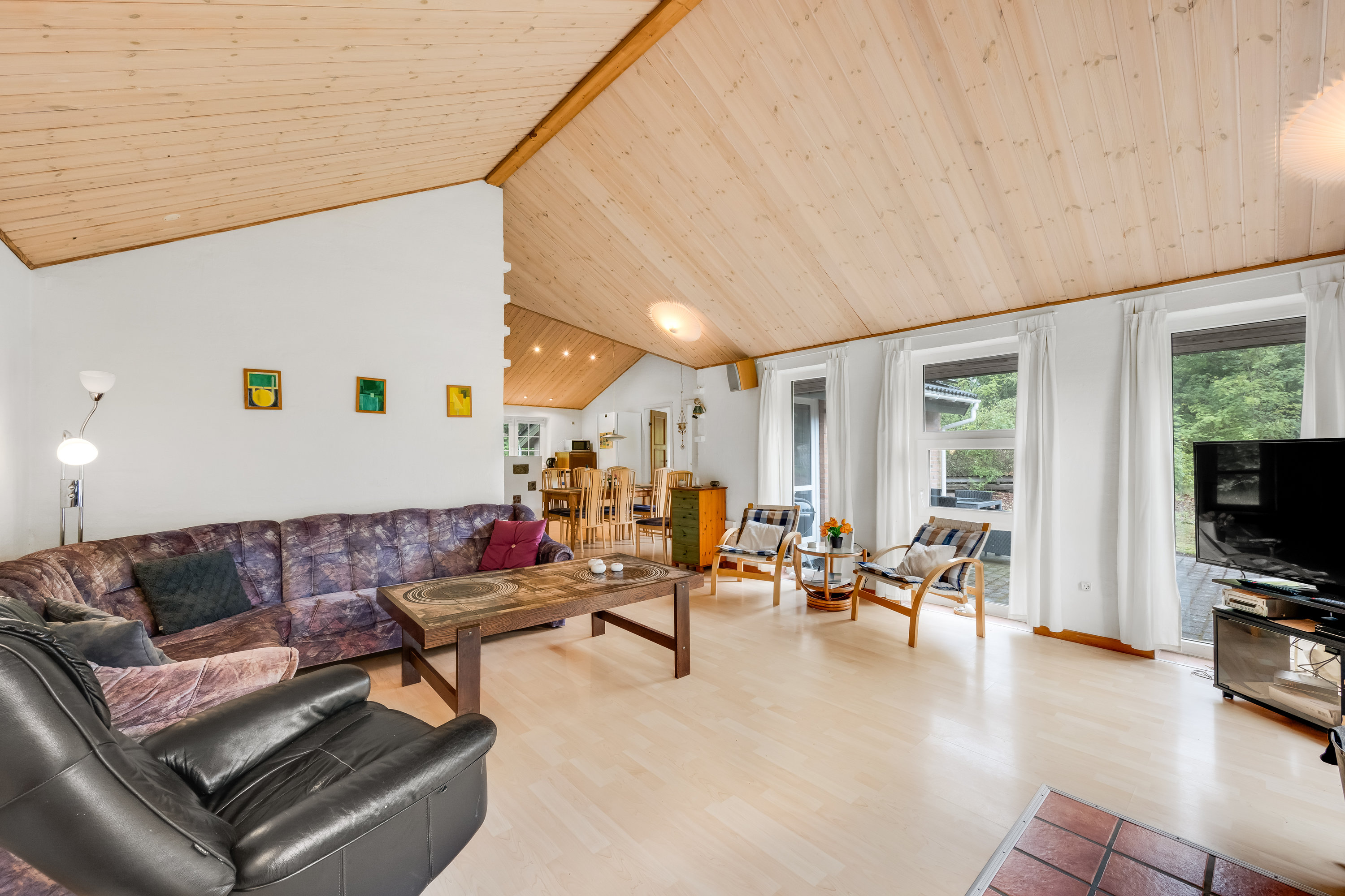 Fremhævet stue billede i fuldskærmstilstand. Billede af Alrum 1, Stadil, 6980 Tim