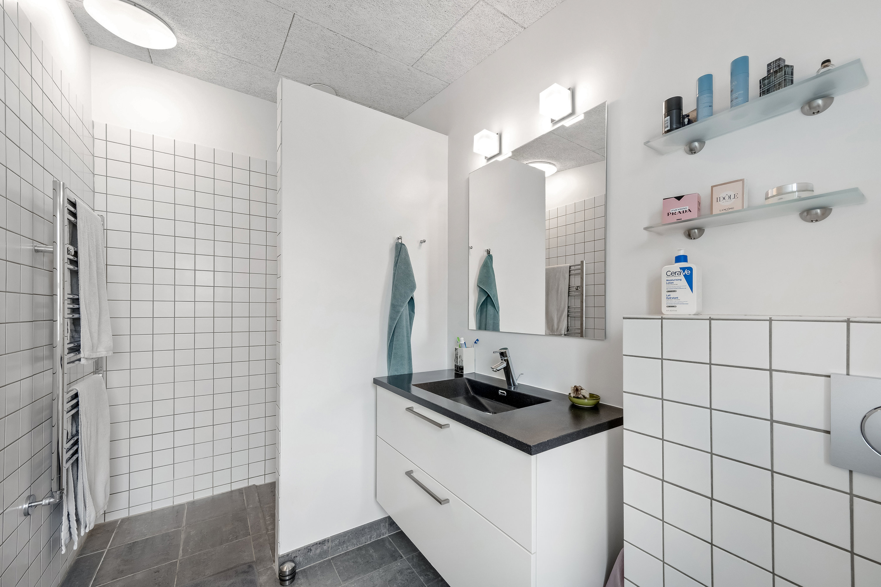 Fremhævet badeværelse billede i fuldskærmstilstand. Billede af Kongshøjvej 13, 6950 Ringkøbing