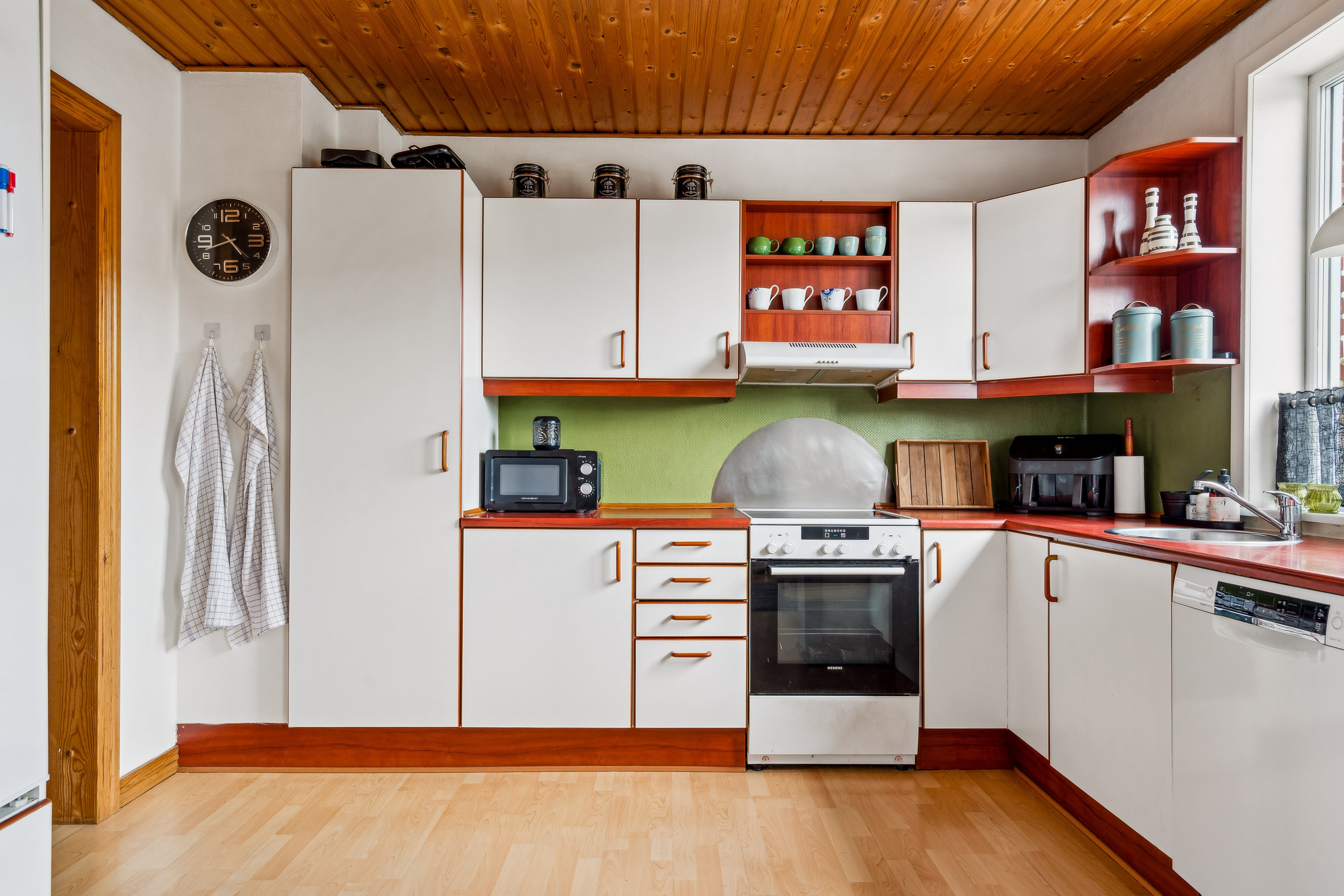 Fremhævet køkken billede i fuldskærmstilstand. Billede af Ternevej 6, 9850 Hirtshals