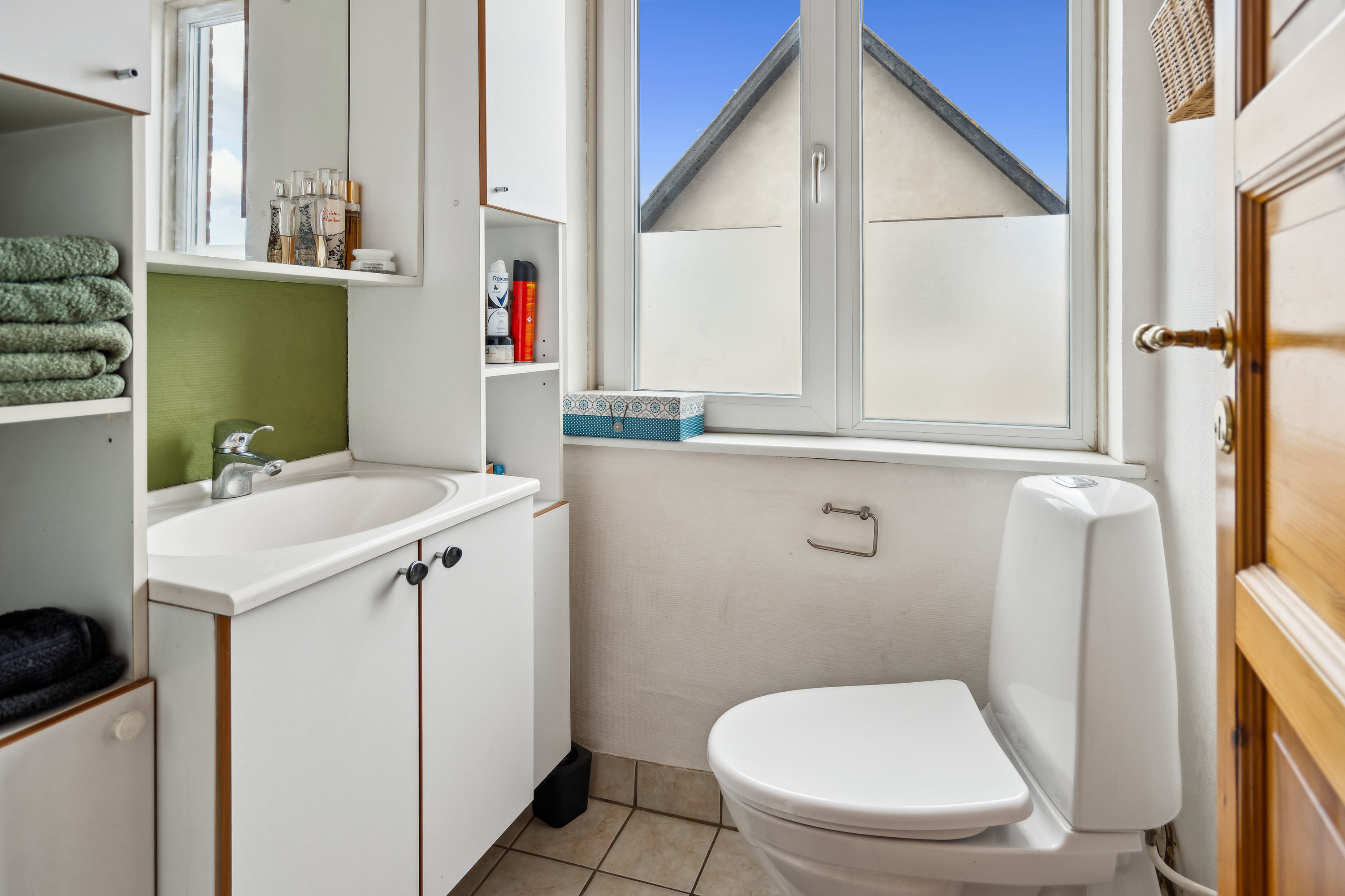 Fremhævet badeværelse billede i fuldskærmstilstand. Billede af Ternevej 6, 9850 Hirtshals