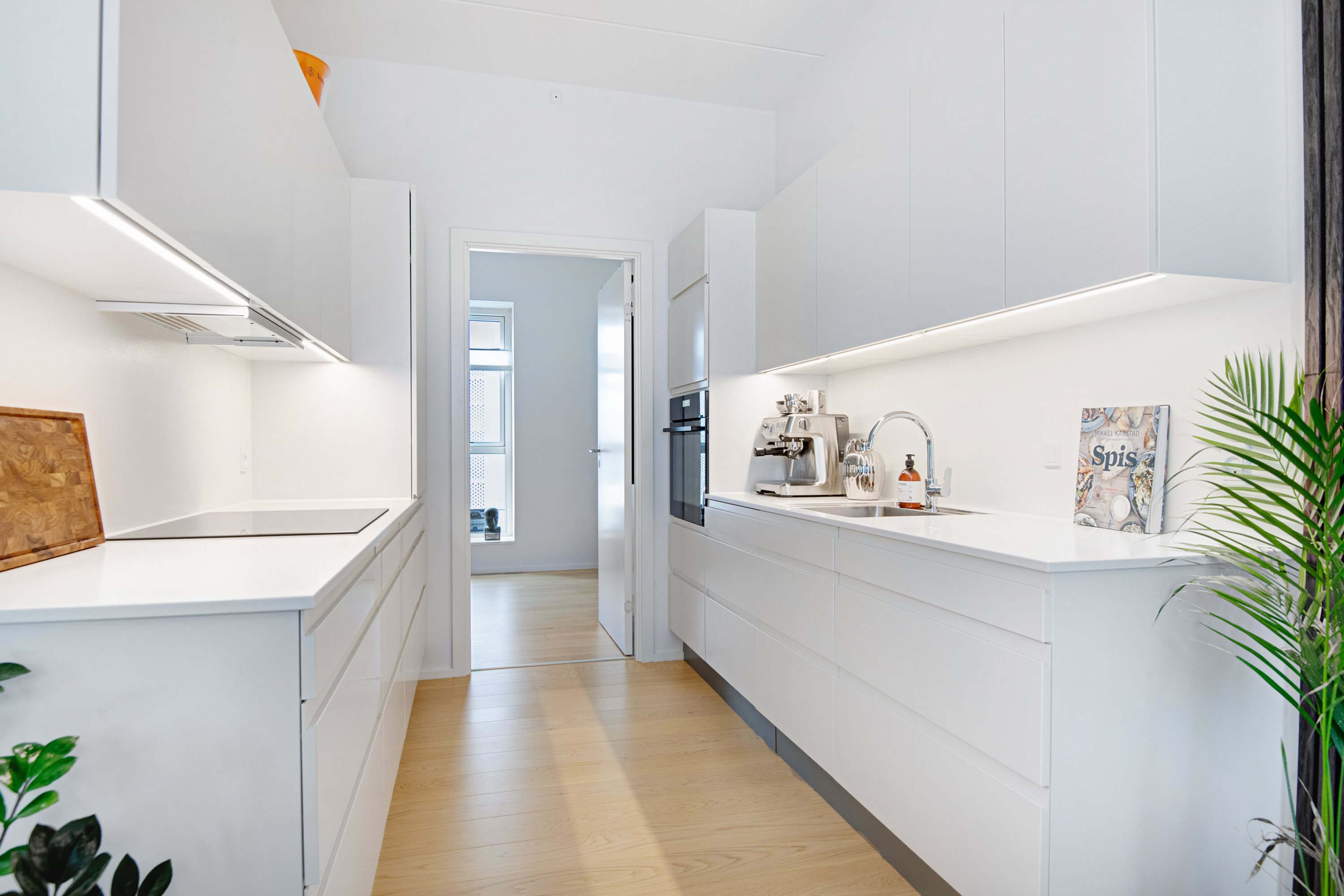 Fremhævet køkken billede i fuldskærmstilstand. Billede af Stjernepladsen 16, 4. tv., 9000 Aalborg