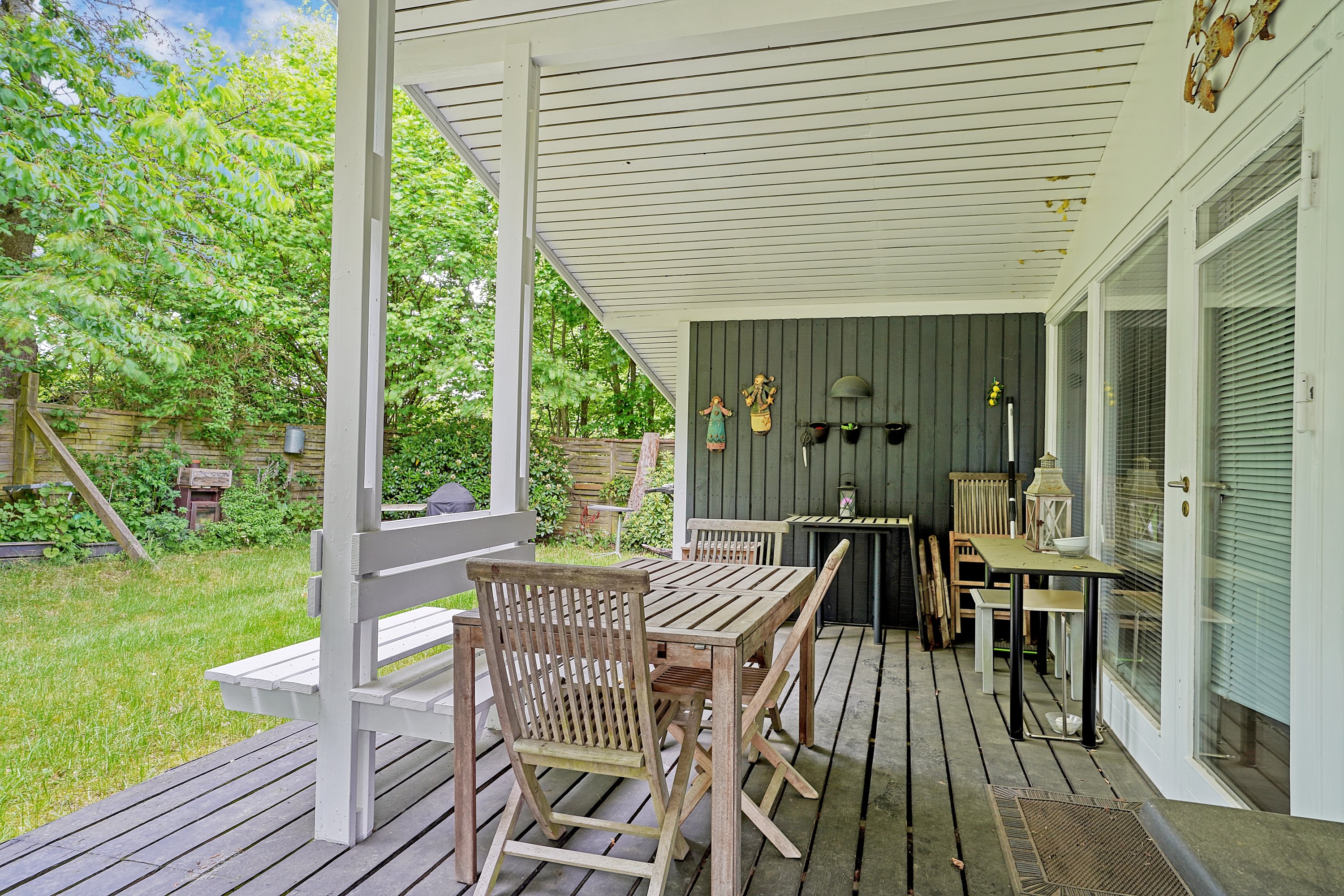 Fremhævet terrasse billede i fuldskærmstilstand. Billede af Ørnevej 4, 3120 Dronningmølle