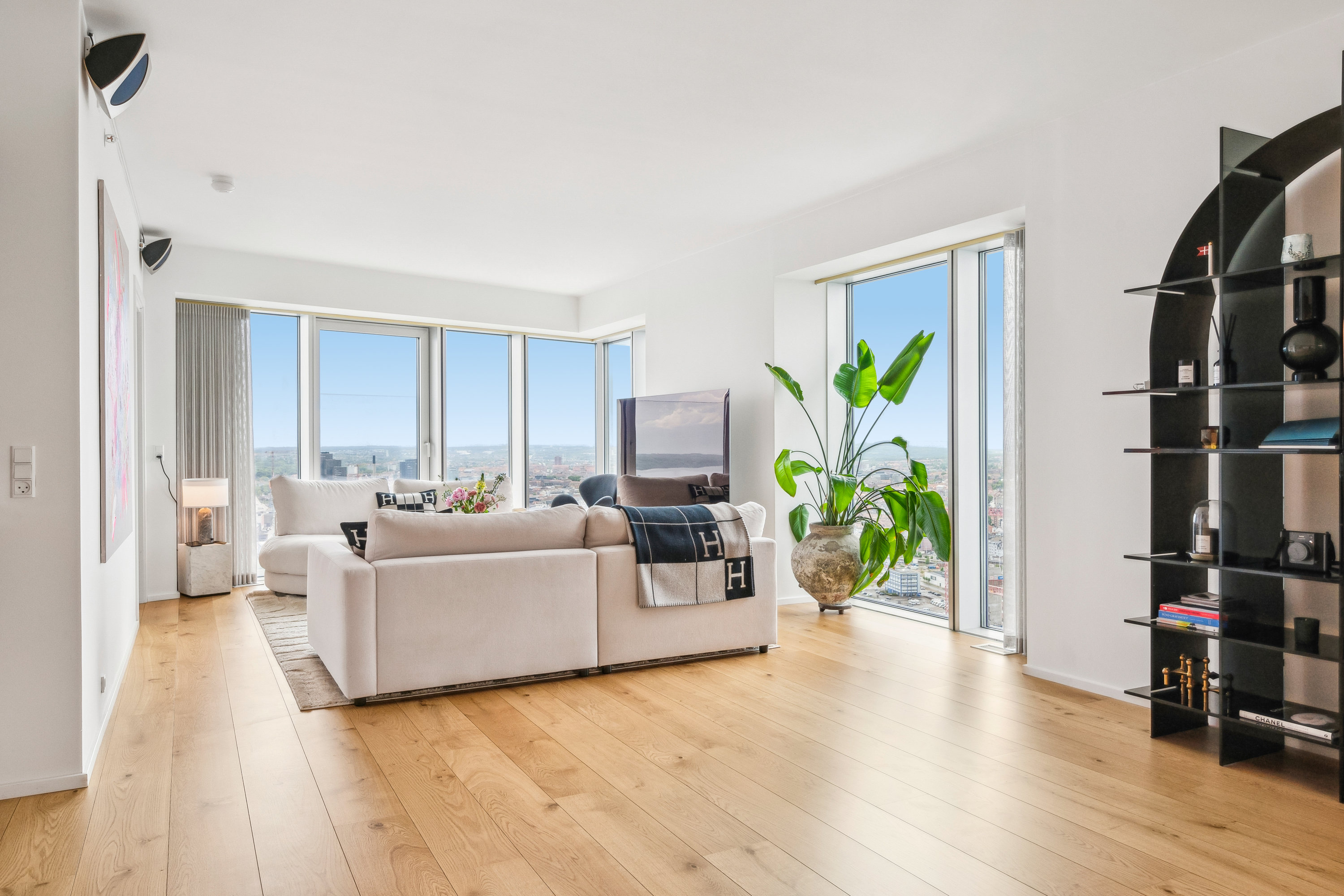 Fremhævet stue billede i fuldskærmstilstand. Billede af Helga Pedersens Gade 79, 41. 6., 8000 Aarhus C