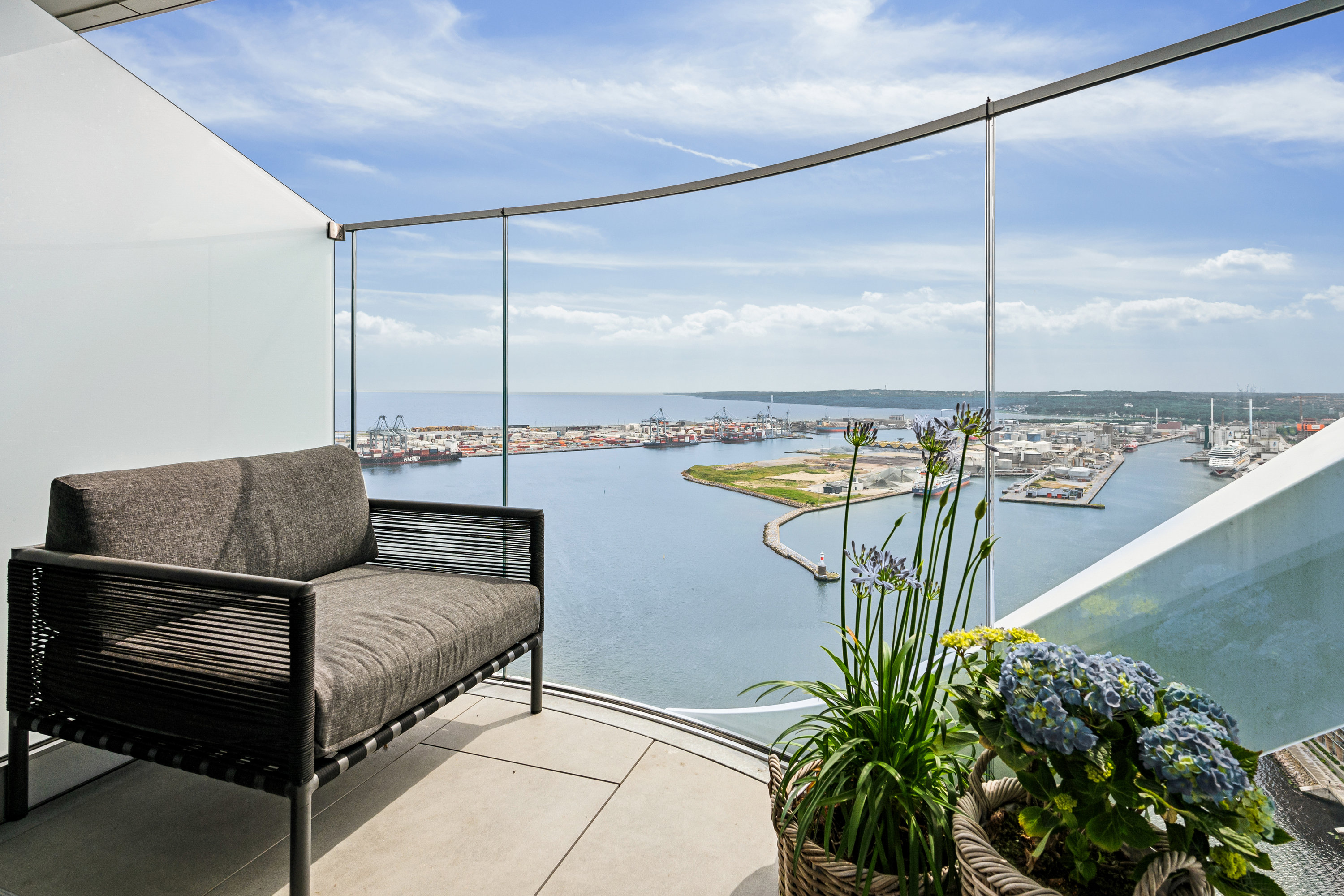 Fremhævet altan billede i fuldskærmstilstand. Billede af Helga Pedersens Gade 79, 41. 6., 8000 Aarhus C