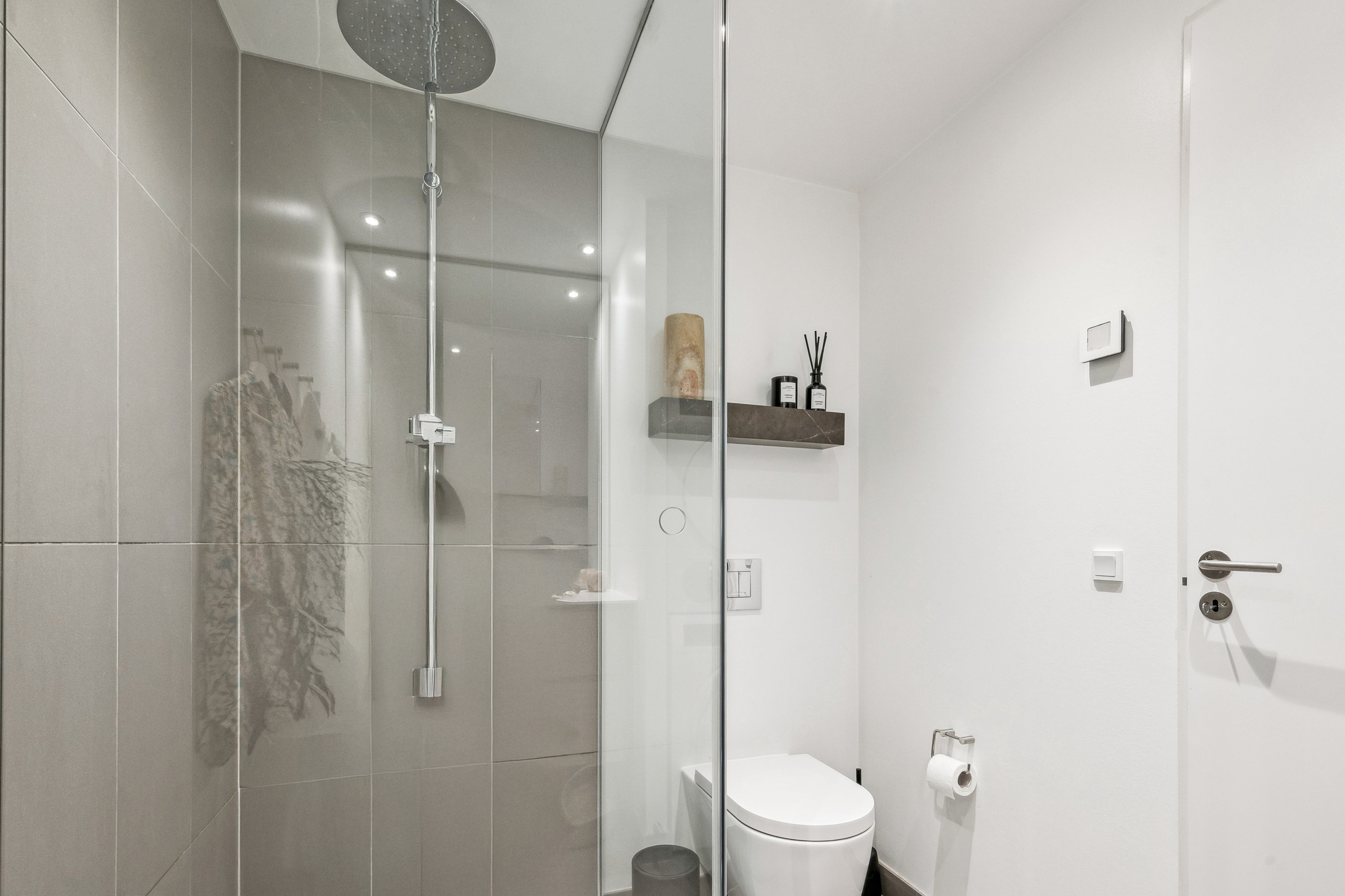 Fremhævet badeværelse billede i fuldskærmstilstand. Billede af Helga Pedersens Gade 79, 41. 6., 8000 Aarhus C