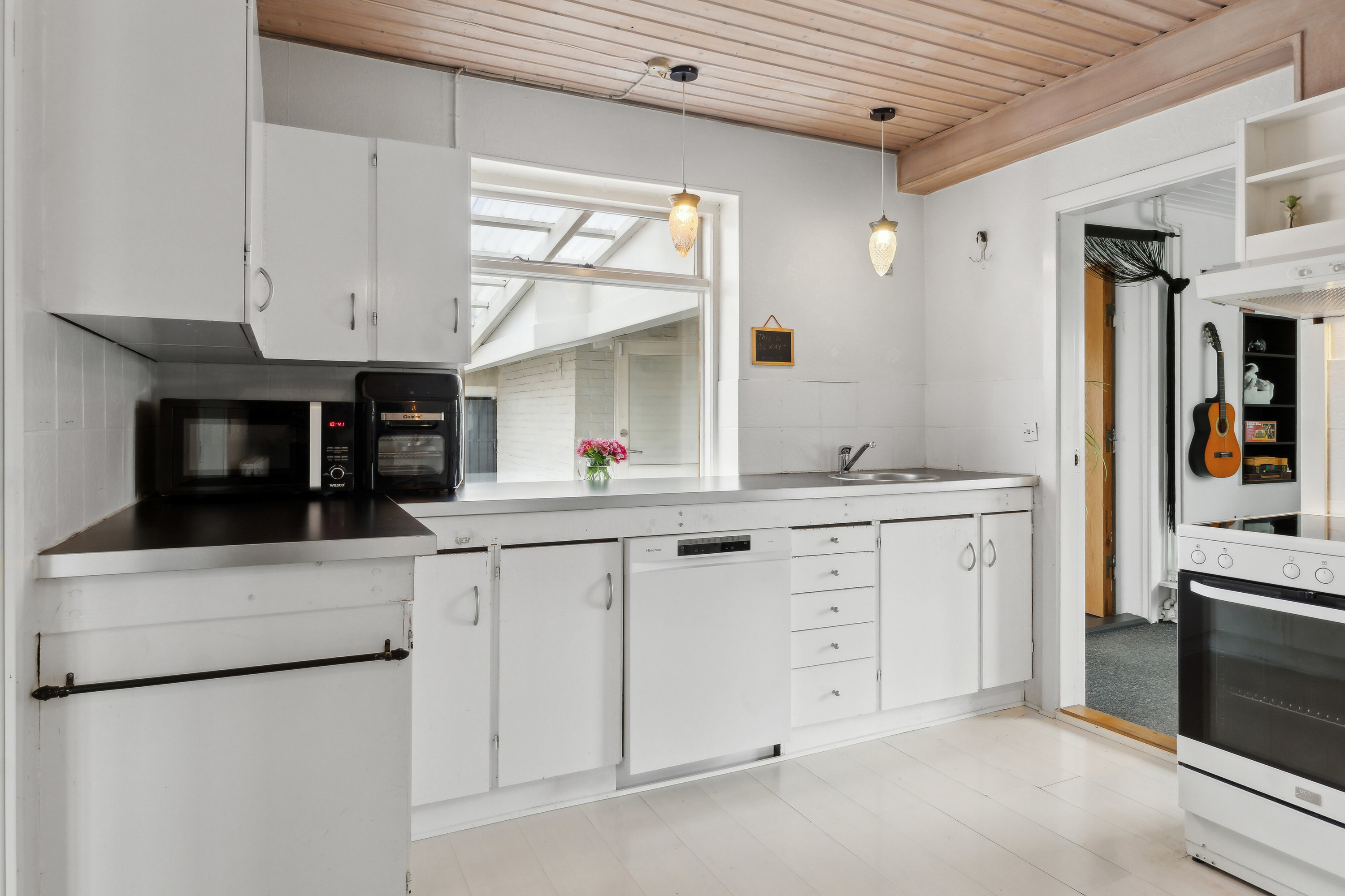 Fremhævet køkken billede i fuldskærmstilstand. Billede af Højensvej 140, Egense, 5700 Svendborg