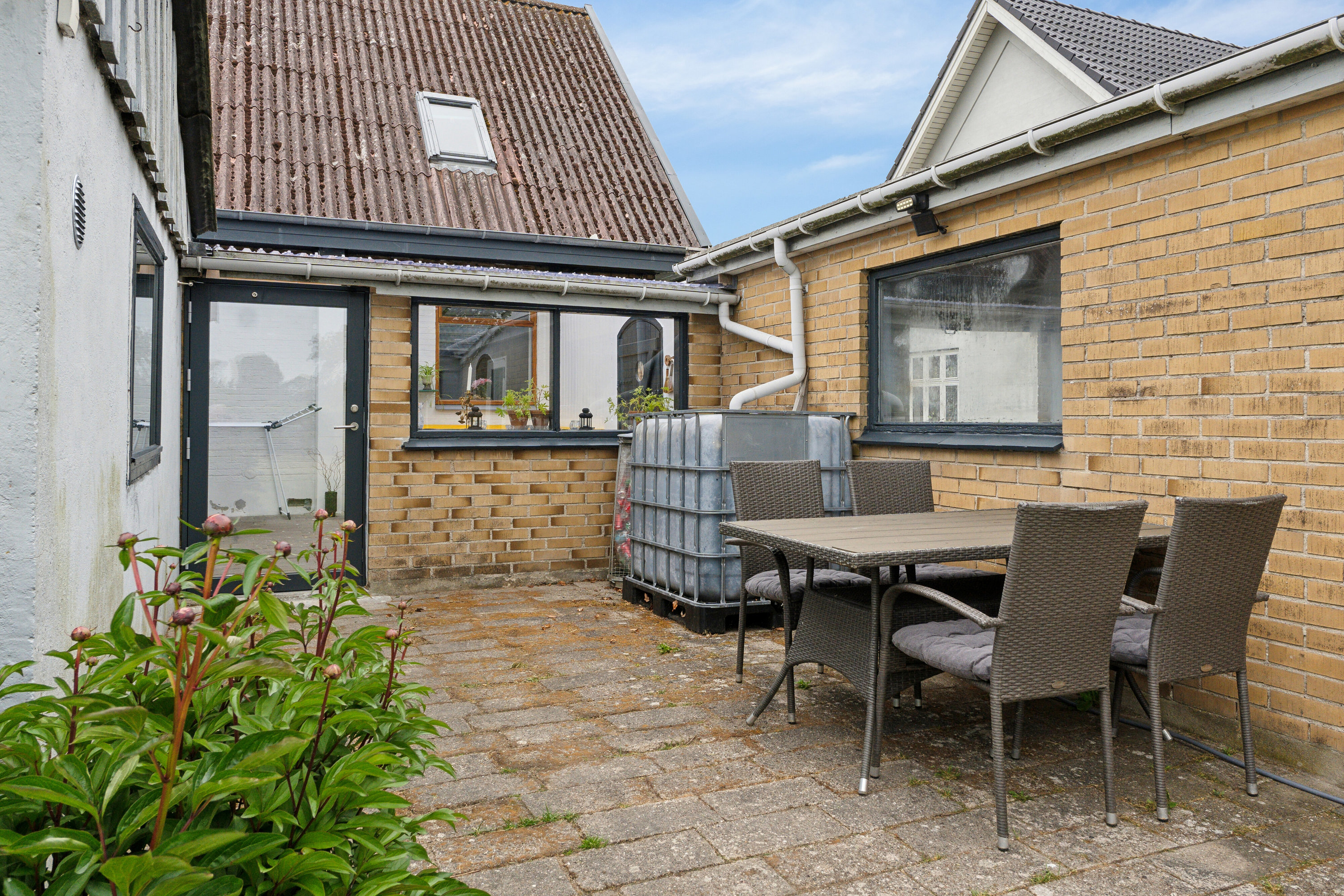 Fremhævet set fra vejen billede i fuldskærmstilstand. Billede af Højensvej 140, Egense, 5700 Svendborg