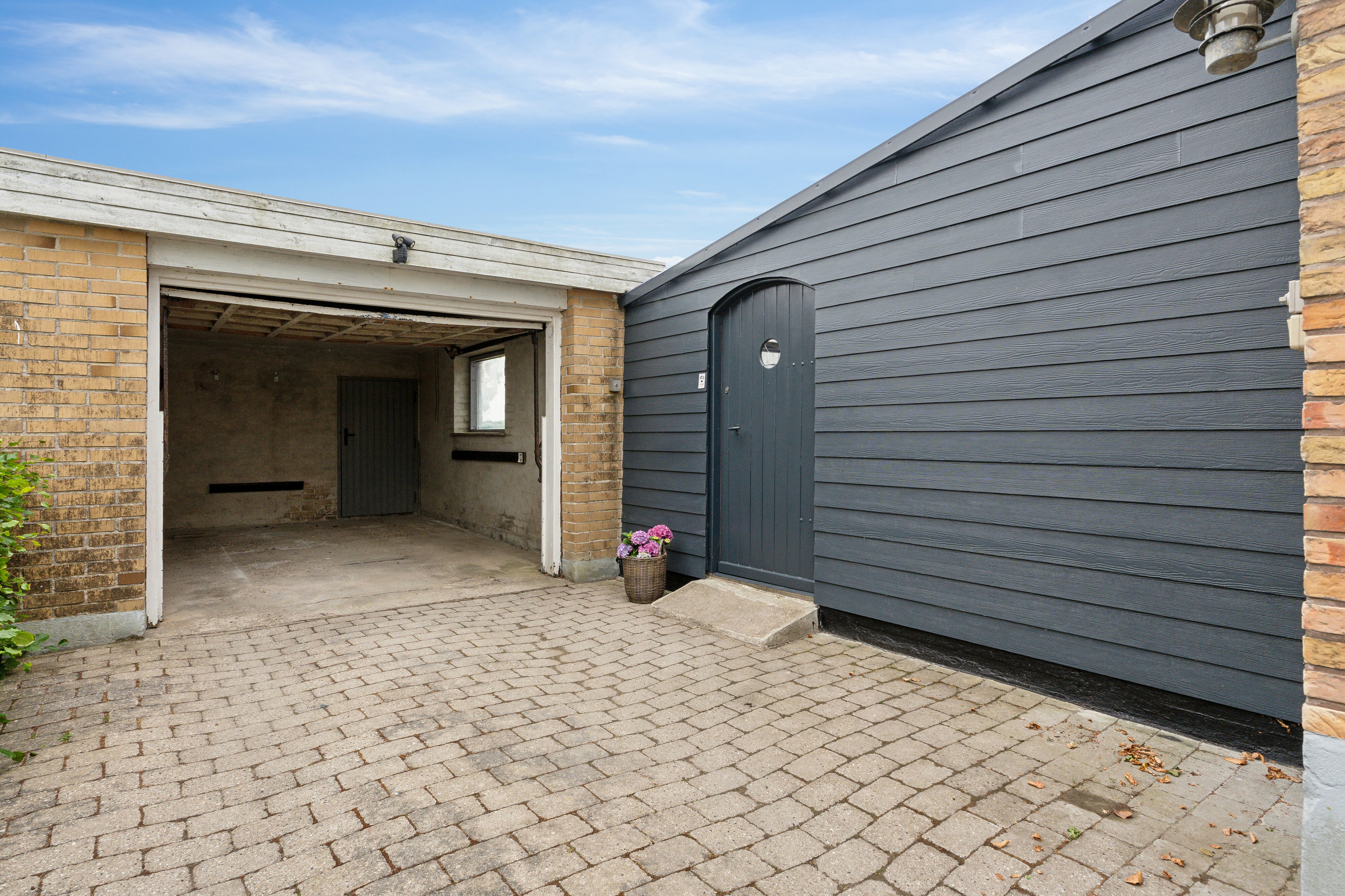 Fremhævet set fra vejen billede i fuldskærmstilstand. Billede af Højensvej 140, Egense, 5700 Svendborg