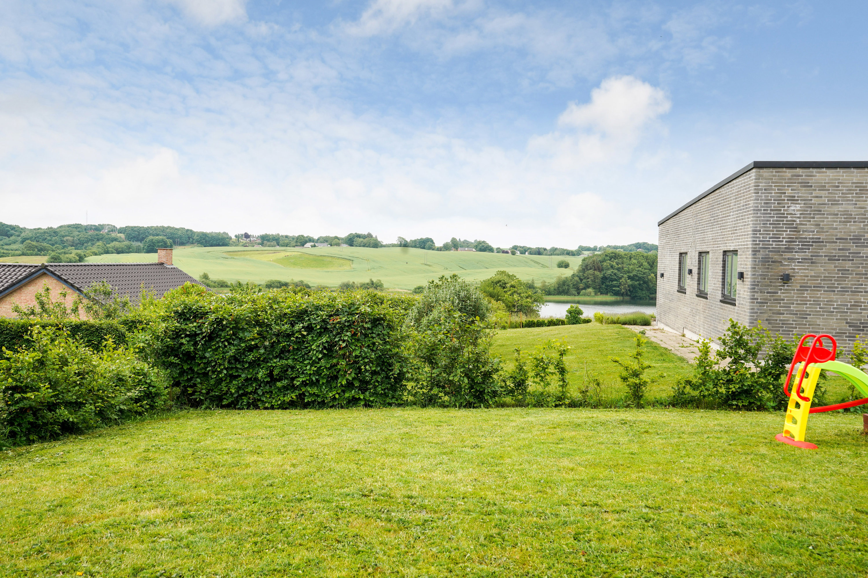 Fremhævet have billede i fuldskærmstilstand. Billede af Ring Søpark 31, 8740 Brædstrup