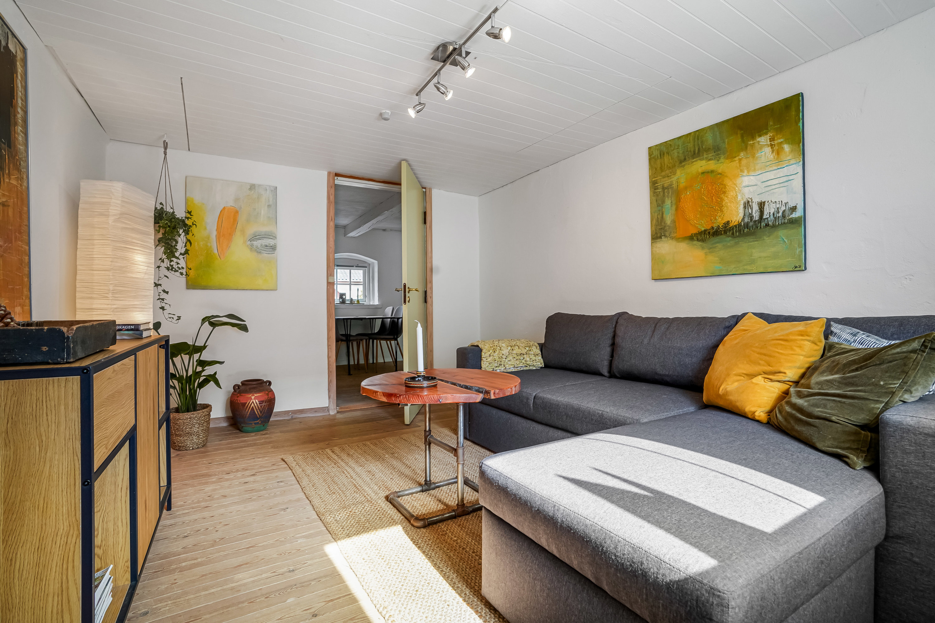 Fremhævet stue billede i fuldskærmstilstand. Billede af Kuldbjergvej 30, Kuldbjerg, 7321 Gadbjerg