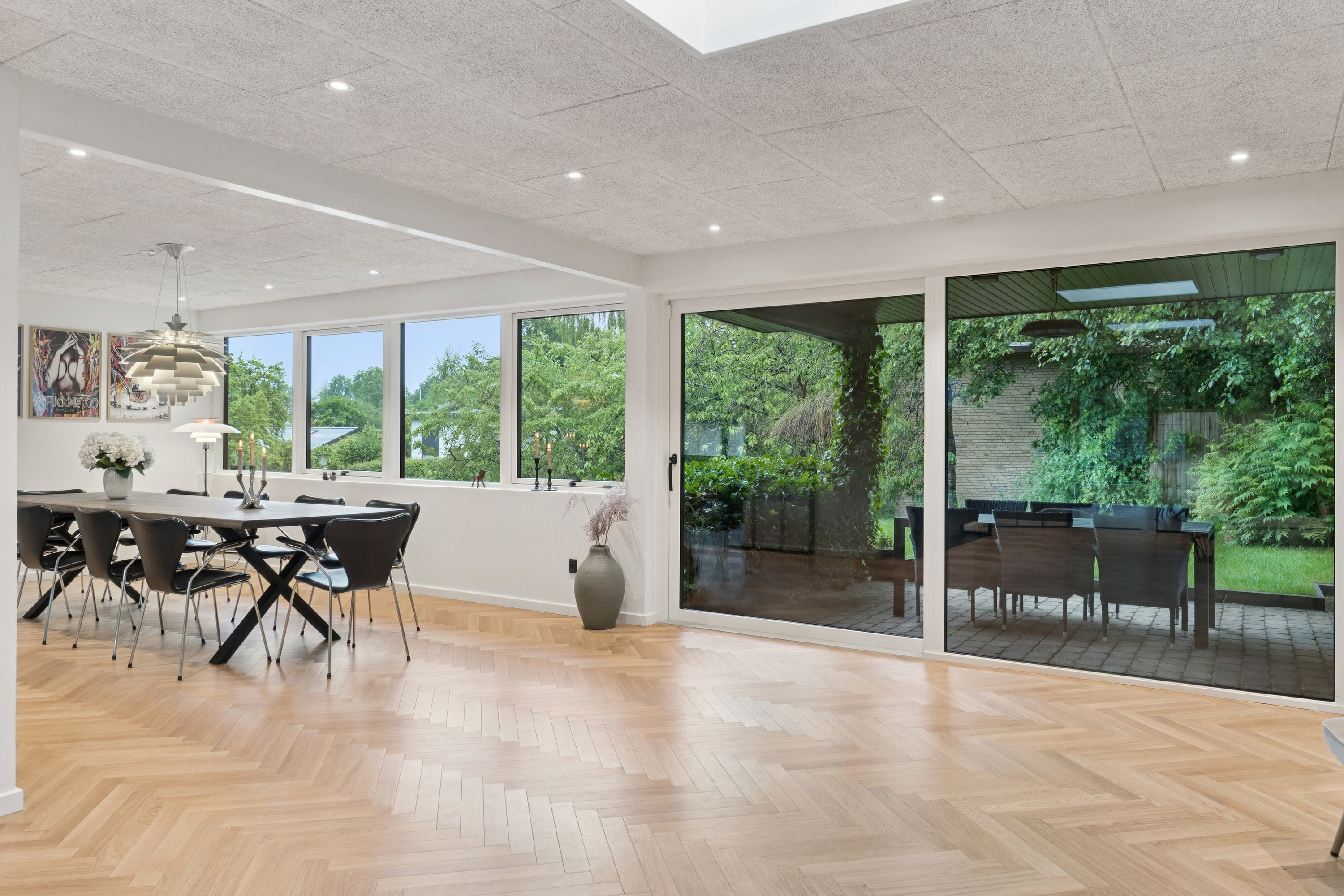 Fremhævet spisestue billede i fuldskærmstilstand. Billede af Slugten 14, 9800 Hjørring