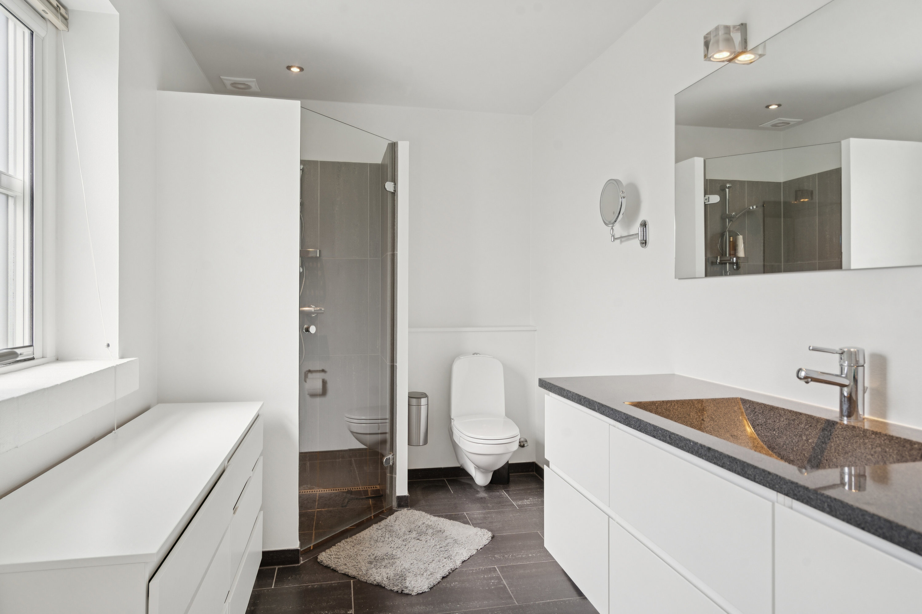 Fremhævet badeværelse billede i fuldskærmstilstand. Billede af Bakkegårds Allé 58, 5550 Langeskov