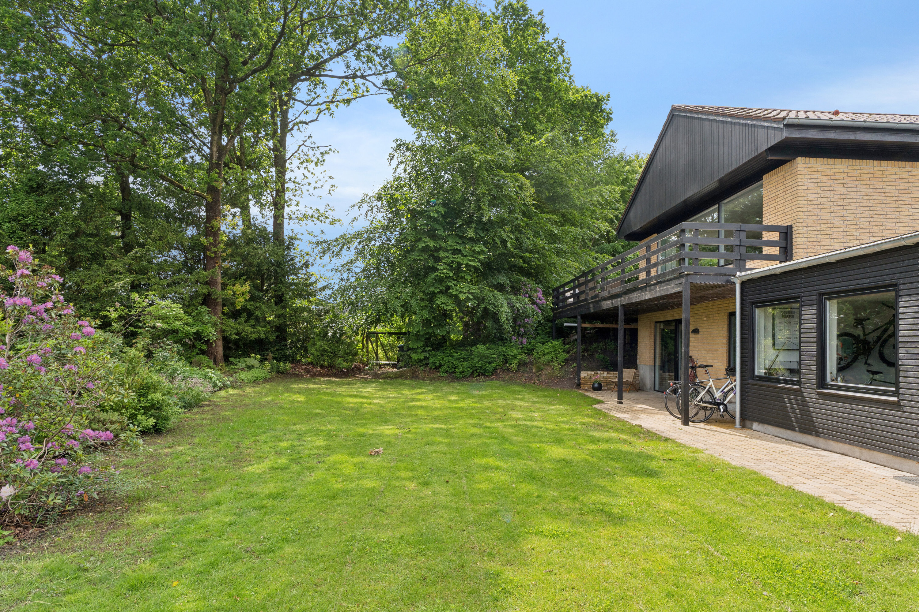 Fremhævet set fra haven billede i fuldskærmstilstand. Billede af Risumvej 41, 8600 Silkeborg