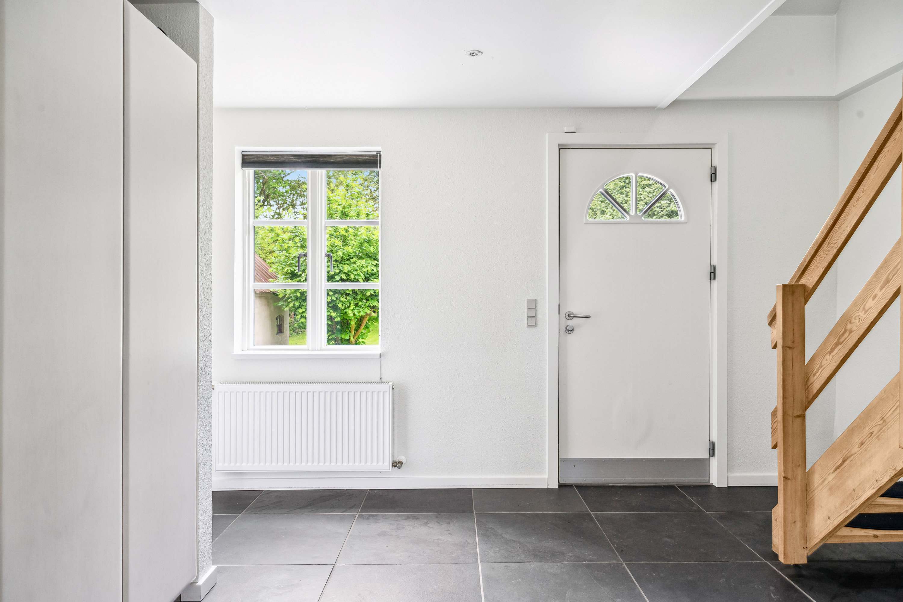 Fremhævet entré billede i fuldskærmstilstand. Billede af Houtvedvej 29, Oue, 9500 Hobro