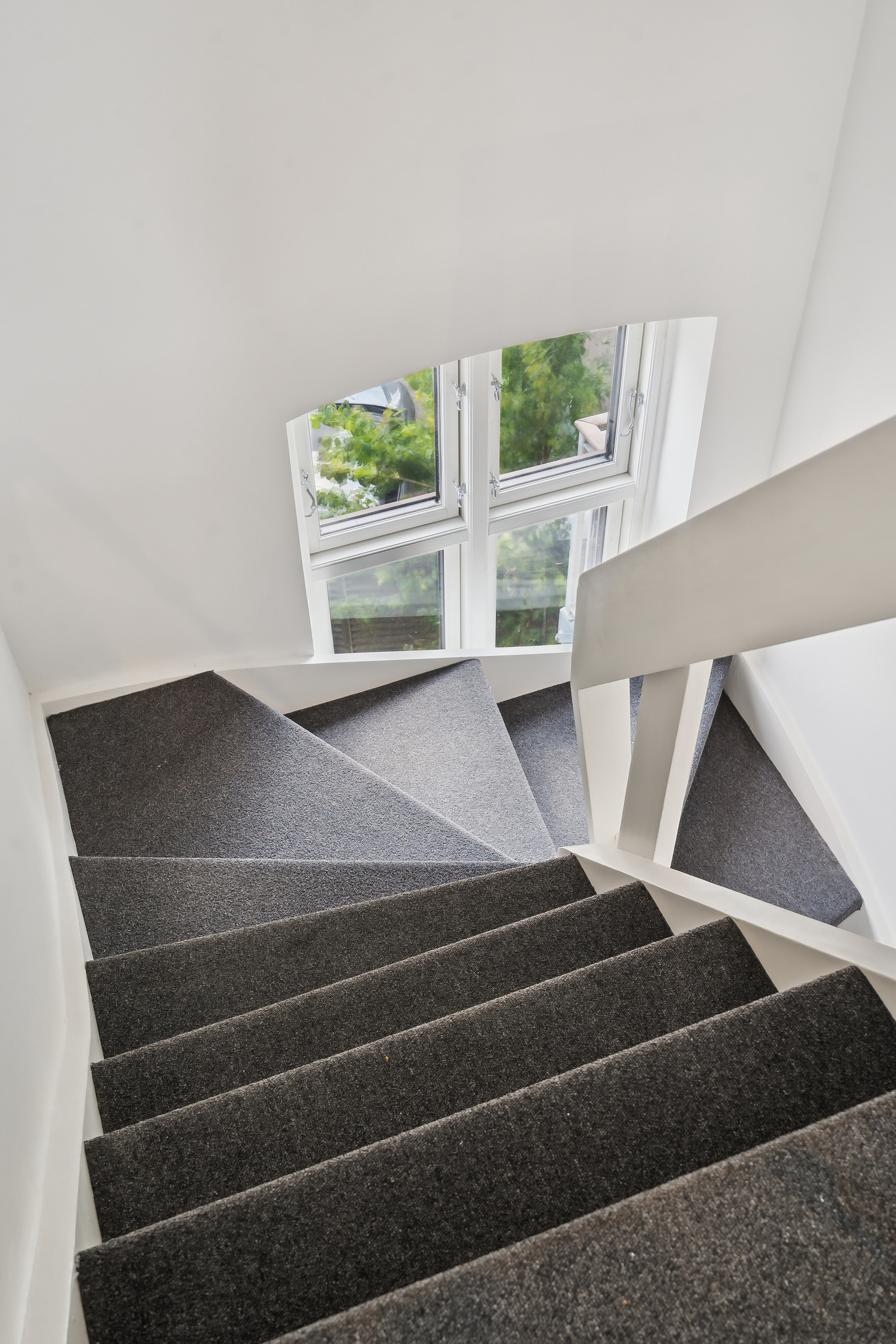 Fremhævet trappe billede i fuldskærmstilstand. Billede af Pjentedamsgade 8, 2., 5000 Odense C