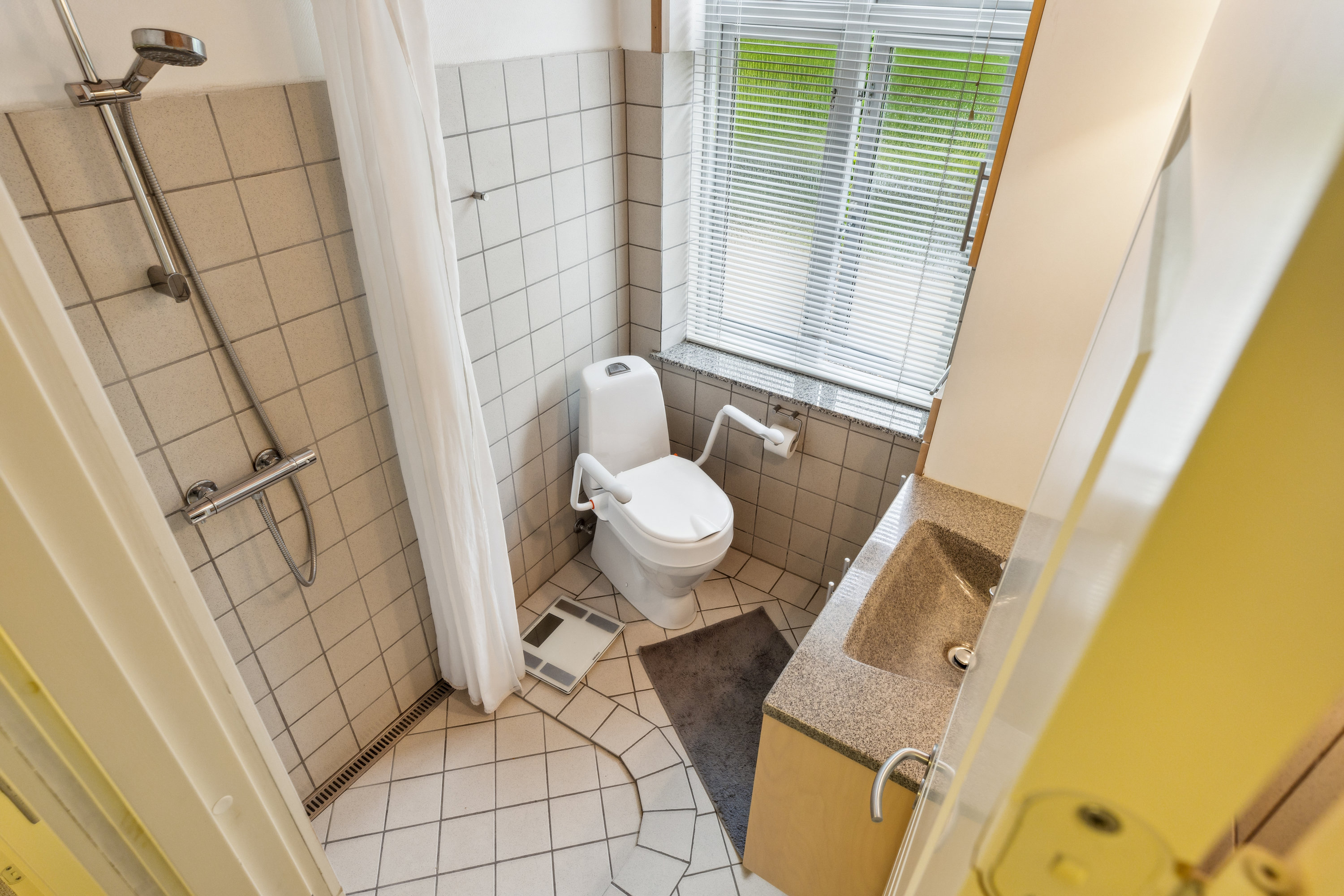 Fremhævet badeværelse billede i fuldskærmstilstand. Billede af Fjelby 12, Skovby, 6470 Sydals