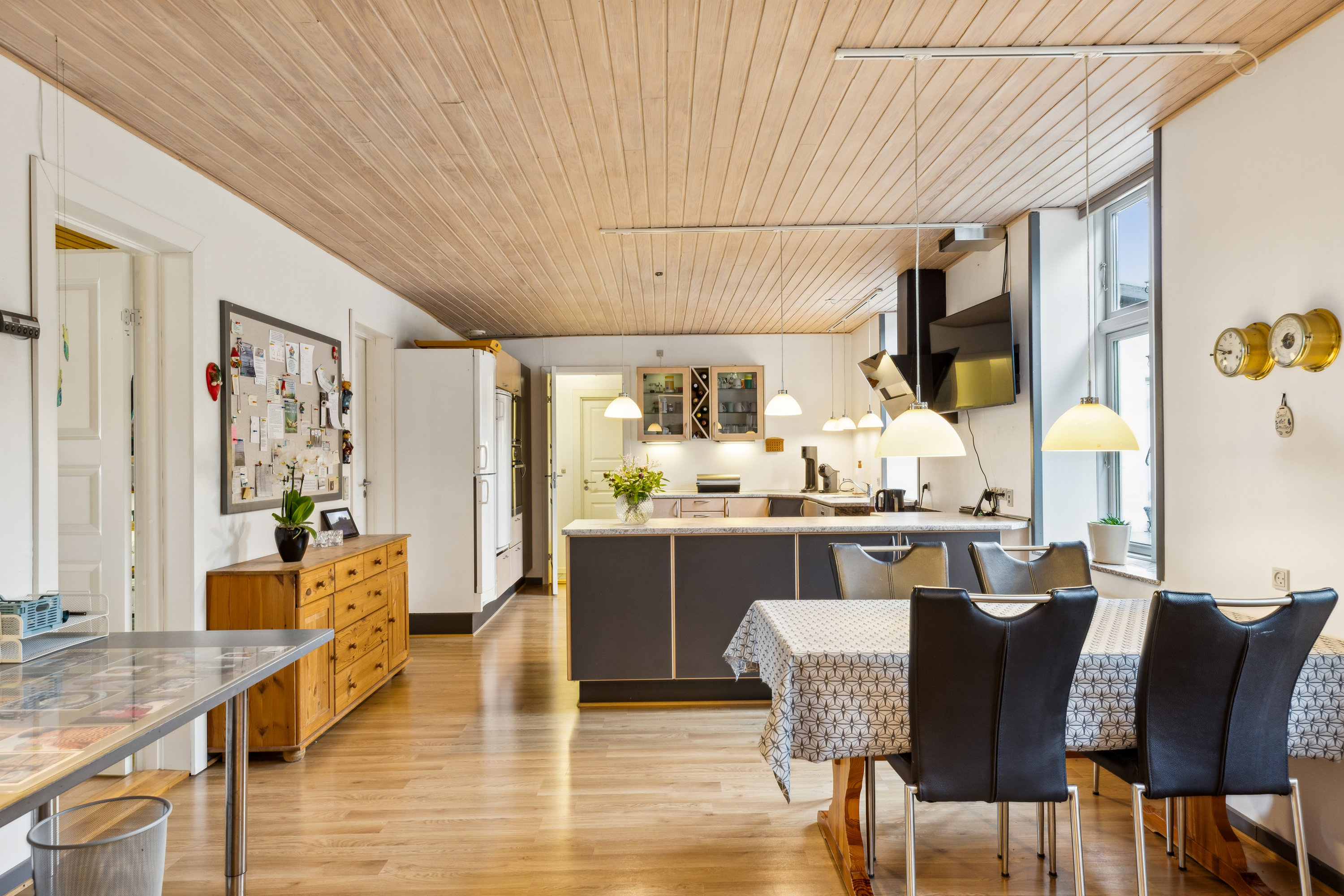 Fremhævet stue billede i fuldskærmstilstand. Billede af Fjelby 12, Skovby, 6470 Sydals