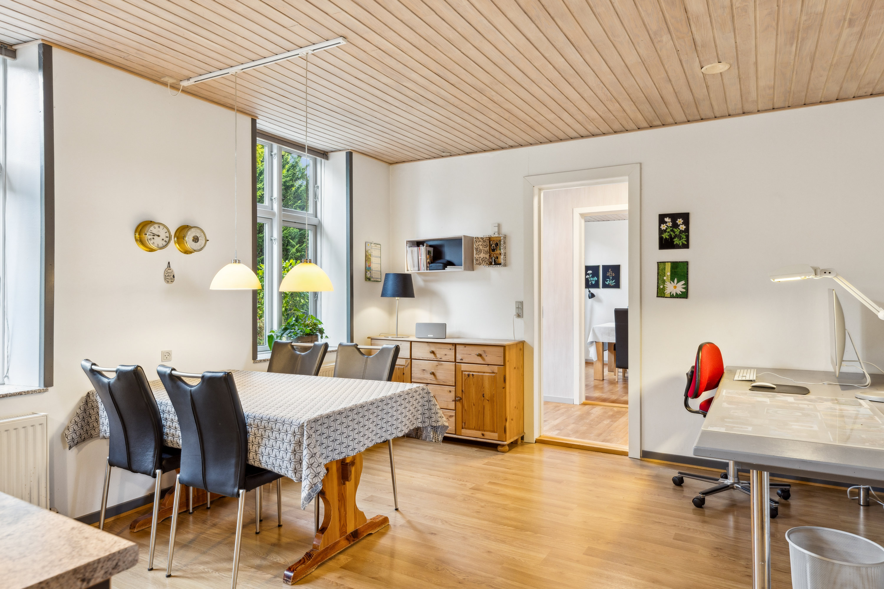 Fremhævet stue billede i fuldskærmstilstand. Billede af Fjelby 12, Skovby, 6470 Sydals