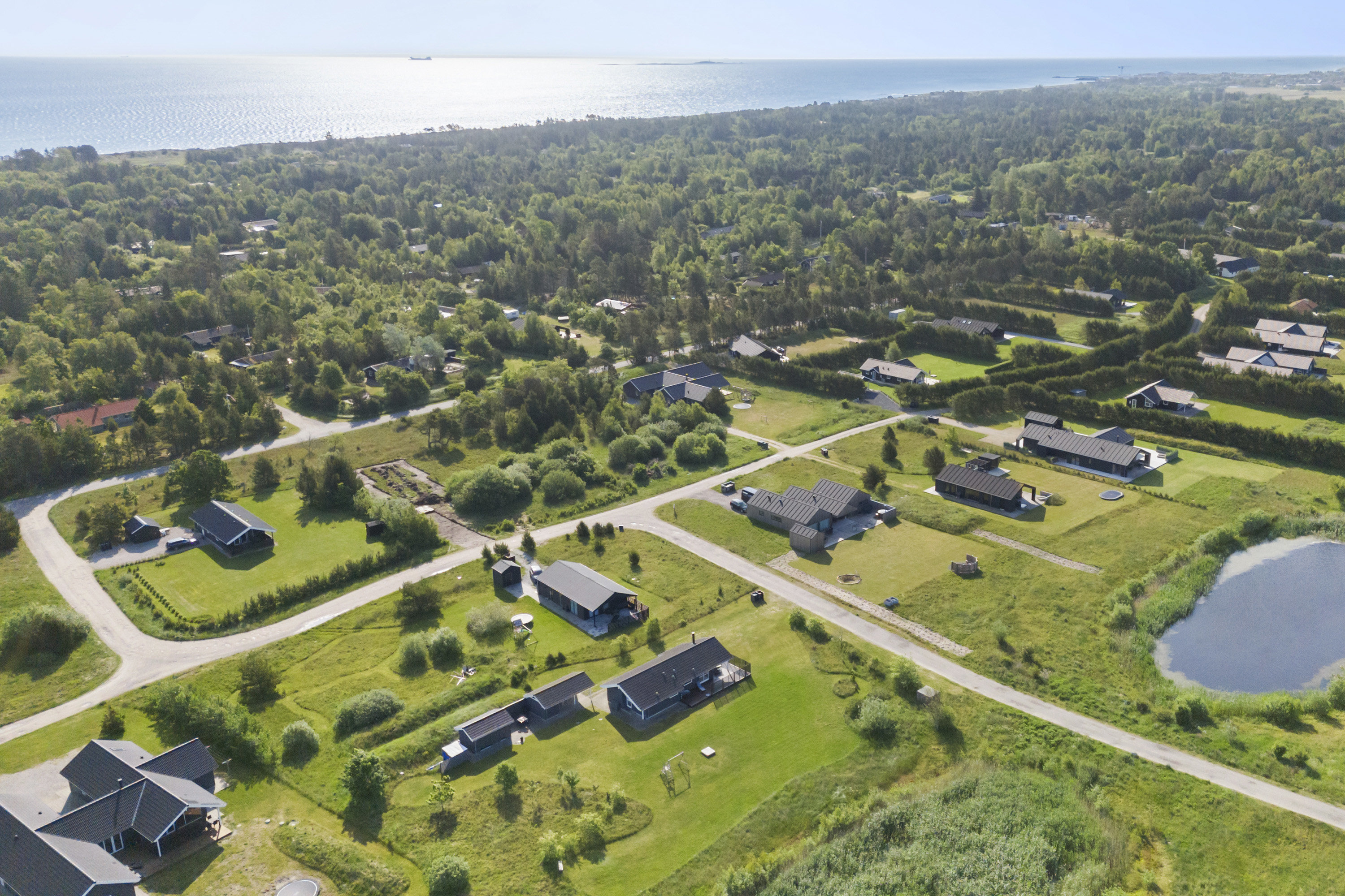 Fremhævet luftfoto billede i fuldskærmstilstand. Billede af Aaensvej 37, Bratten, 9981 Jerup
