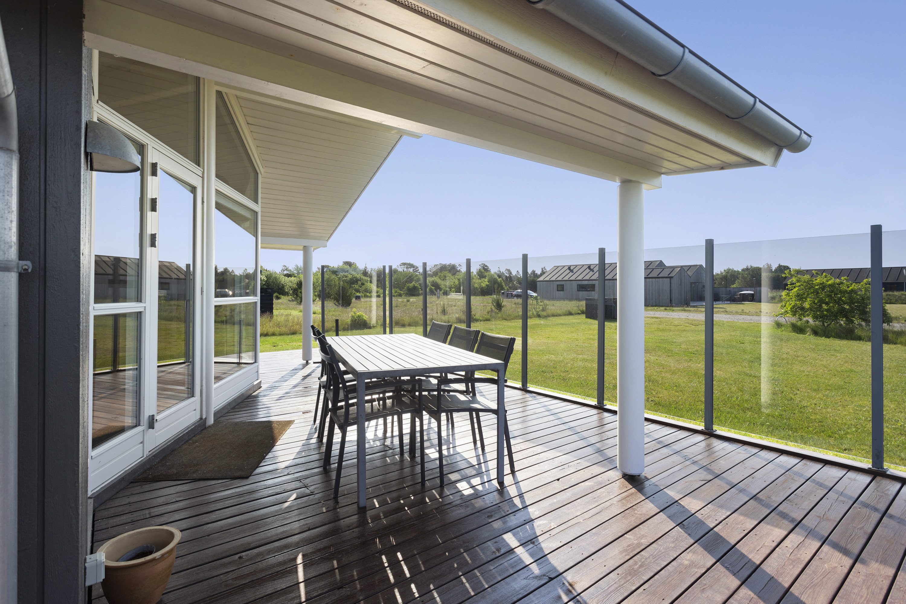 Fremhævet overdækket terrasse billede i fuldskærmstilstand. Billede af Aaensvej 37, Bratten, 9981 Jerup