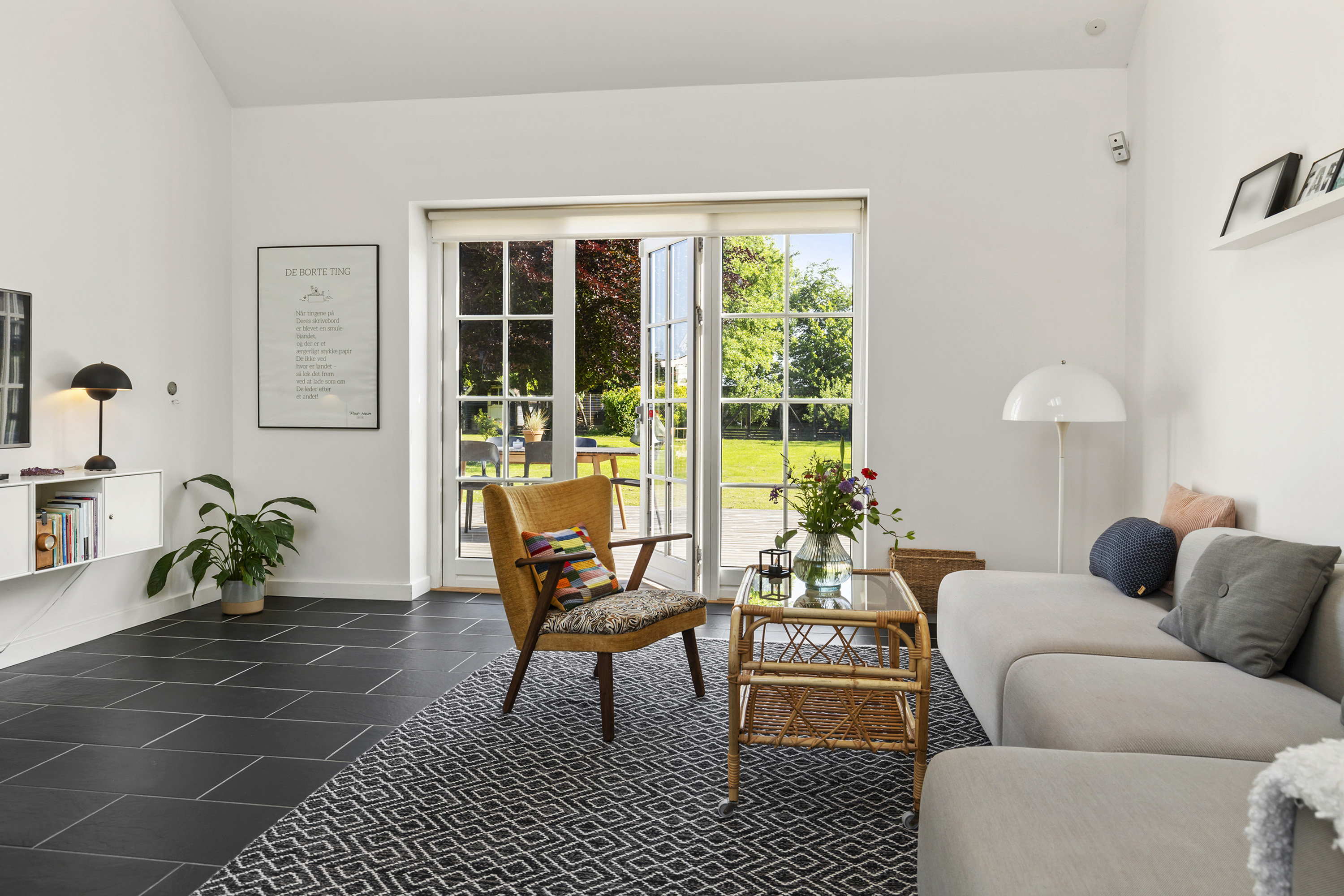 Fremhævet stue billede i fuldskærmstilstand. Billede af Lille Thirupvej 1, 9800 Hjørring