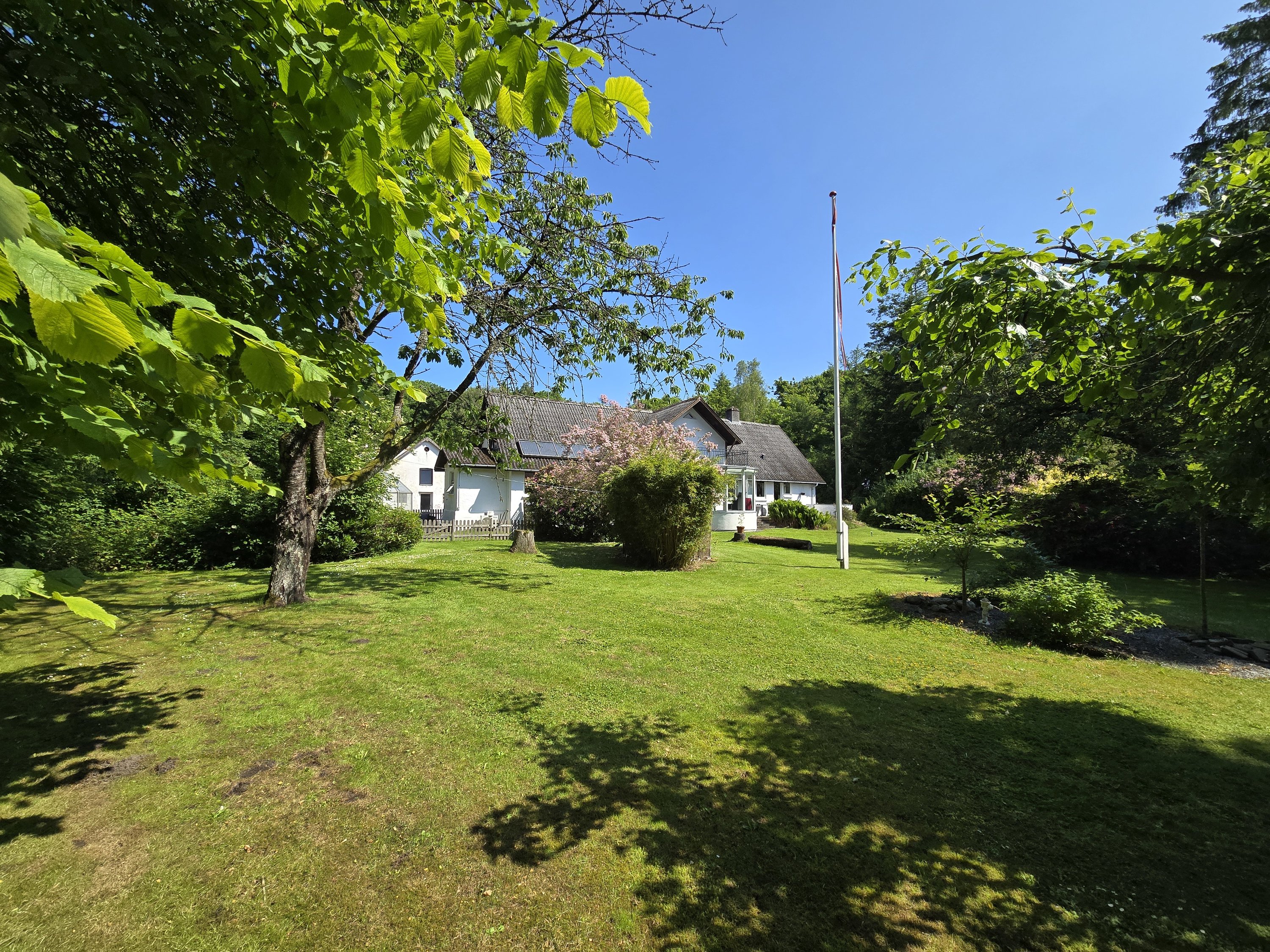 Fremhævet havemotiv billede i fuldskærmstilstand. Billede af Tingskoven 2, 8310 Tranbjerg J