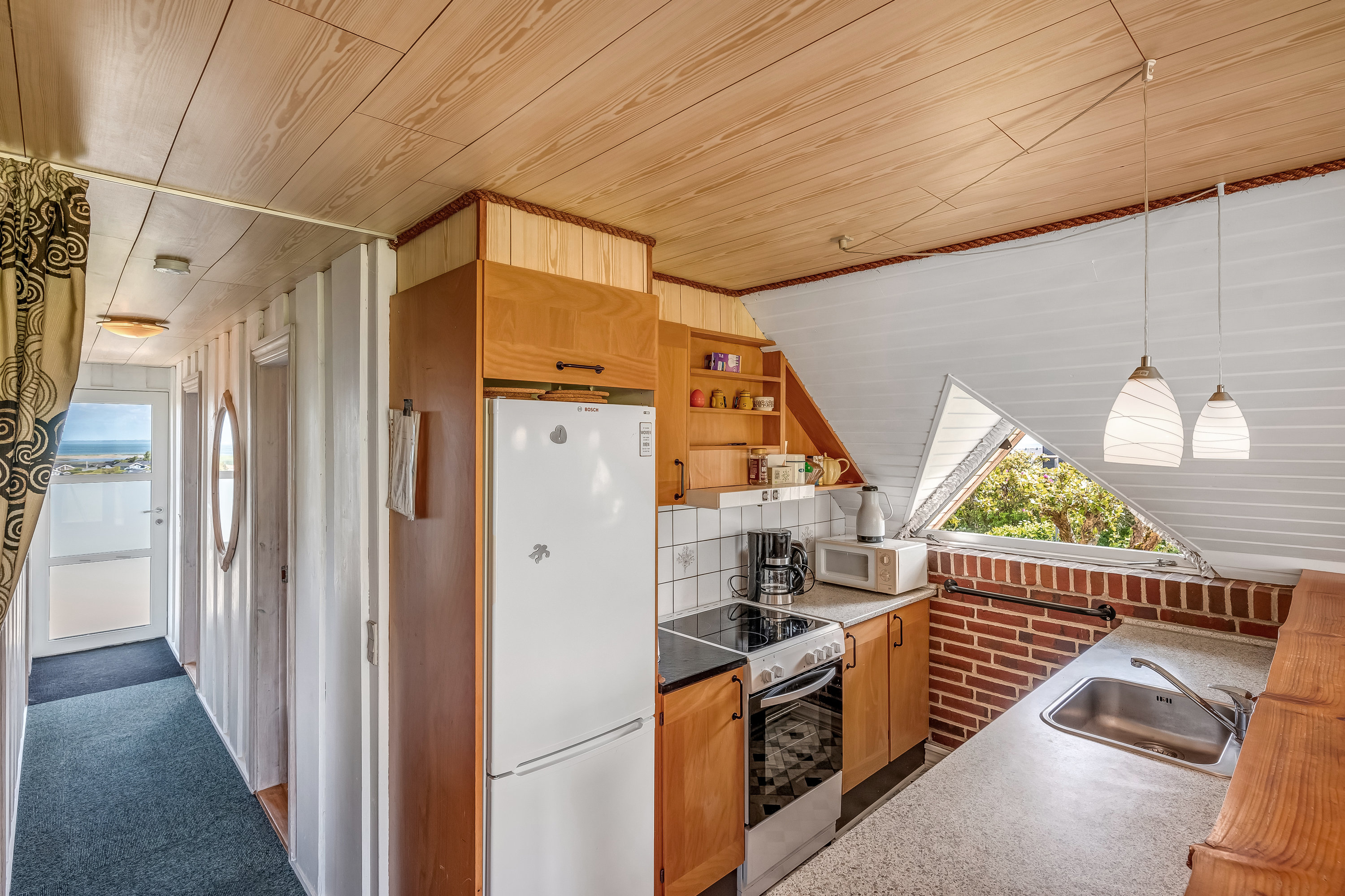 Fremhævet køkken billede i fuldskærmstilstand. Billede af Klintevej 8, Tørring, 7620 Lemvig