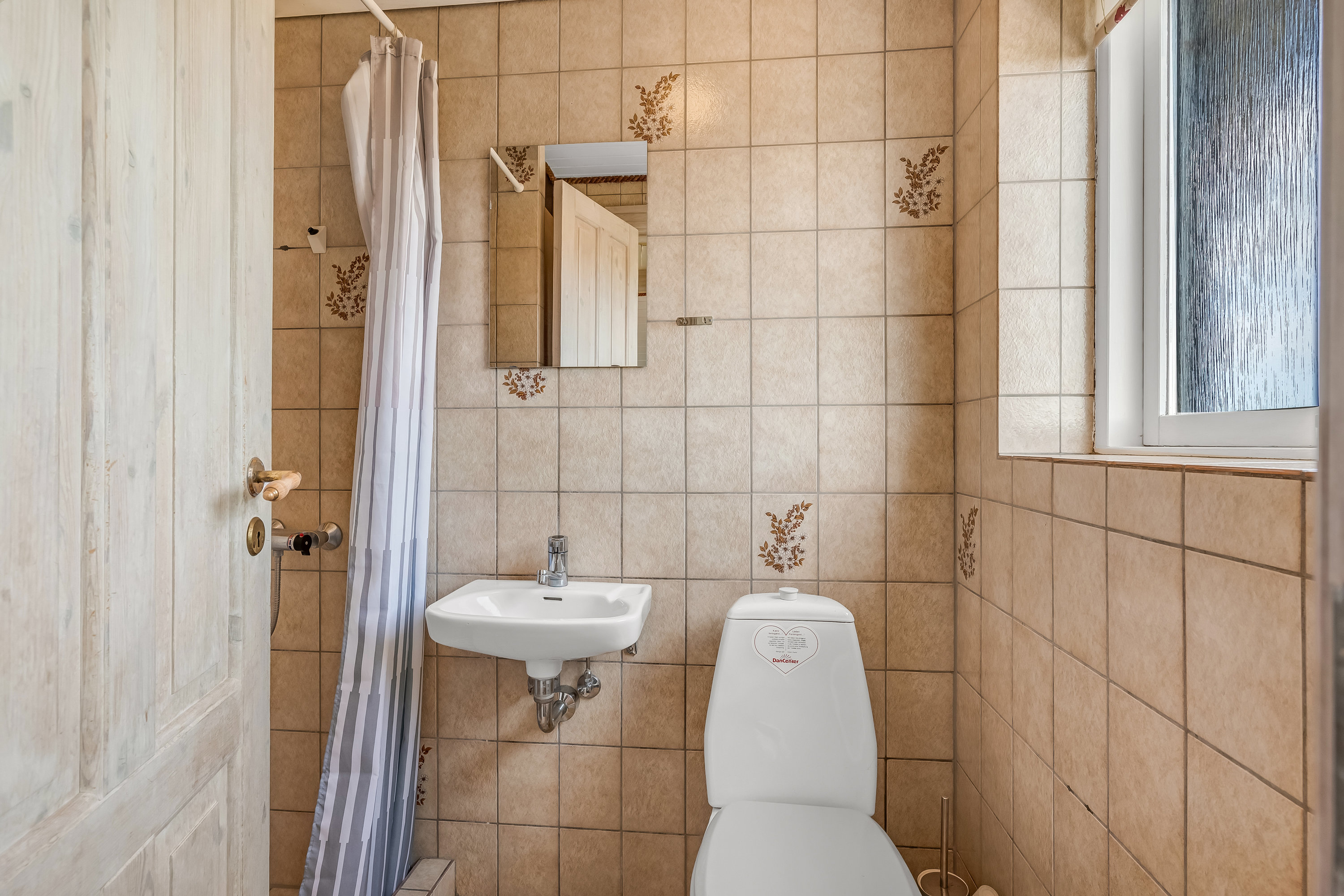 Fremhævet badeværelse billede i fuldskærmstilstand. Billede af Klintevej 8, Tørring, 7620 Lemvig