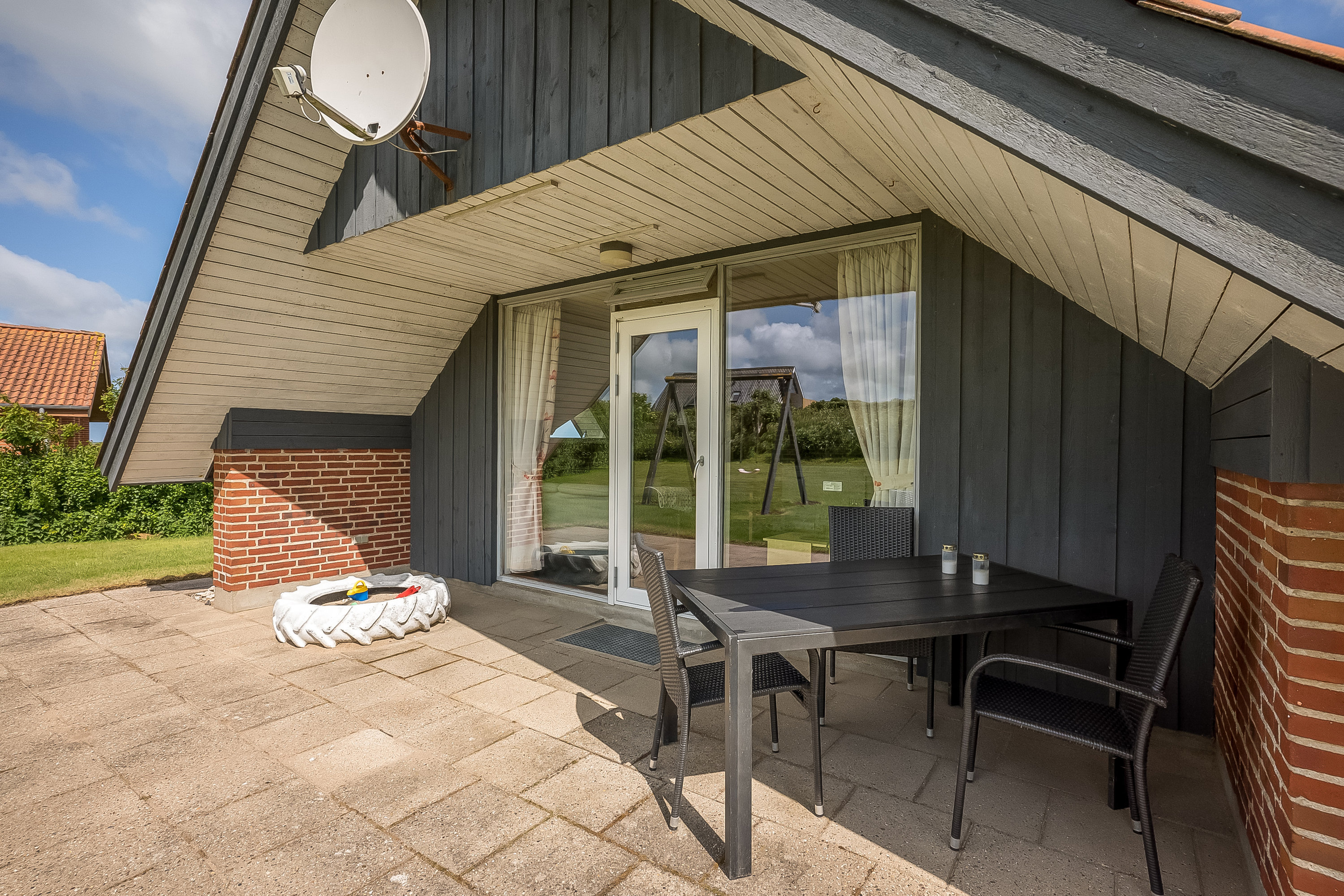 Fremhævet terrasse billede i fuldskærmstilstand. Billede af Klintevej 8, Tørring, 7620 Lemvig