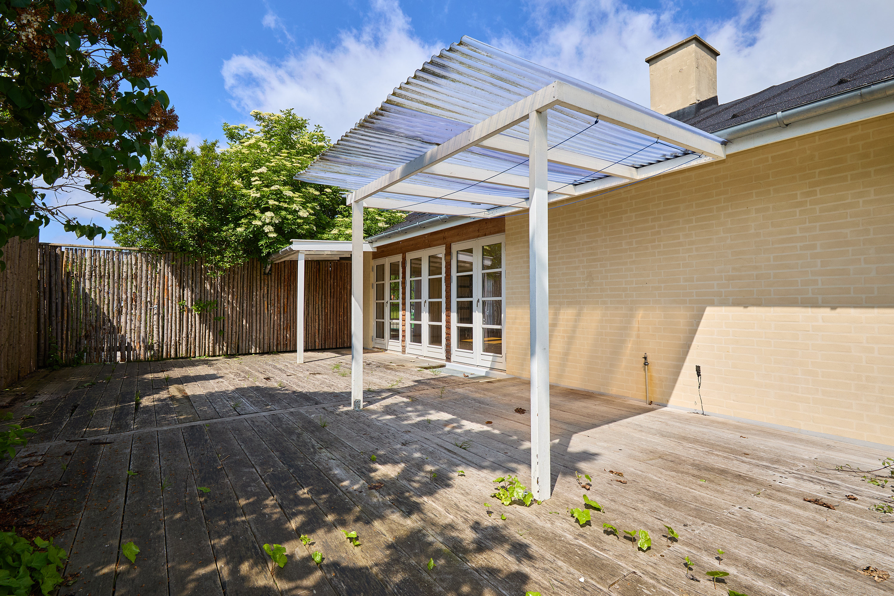 Fremhævet terrasse billede i fuldskærmstilstand. Billede af Banevej 2, 3220 Tisvildeleje