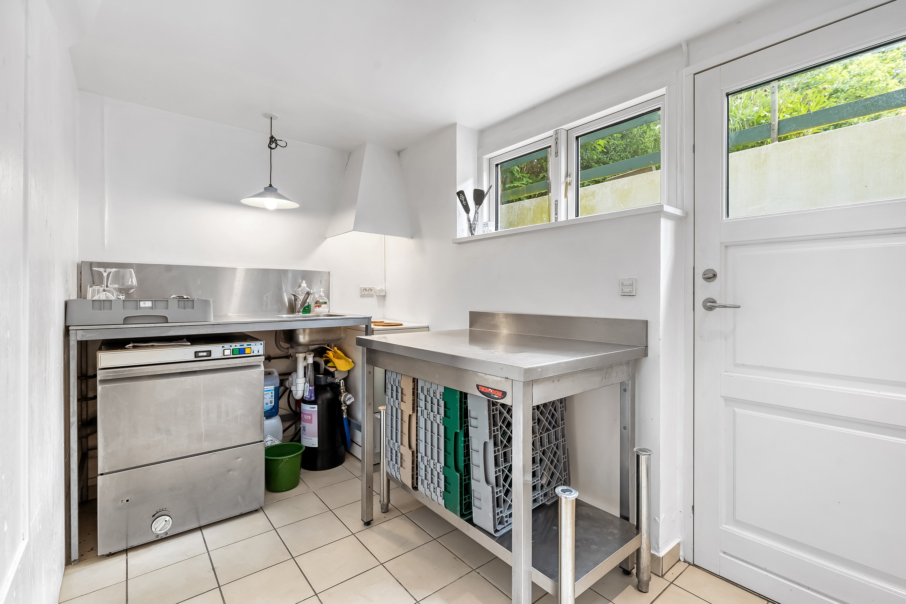 Fremhævet thekøkken billede i fuldskærmstilstand. Billede af Banevej 2, 3220 Tisvildeleje