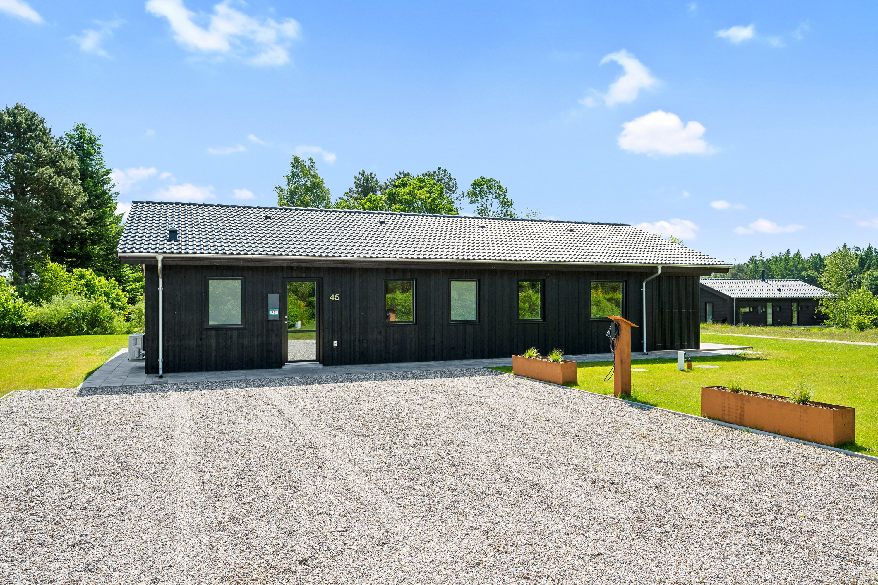 Fremhævet ejendom 1 billede i fuldskærmstilstand. Billede af Østre Skovvej 45, Fuglslev, 8400 Ebeltoft