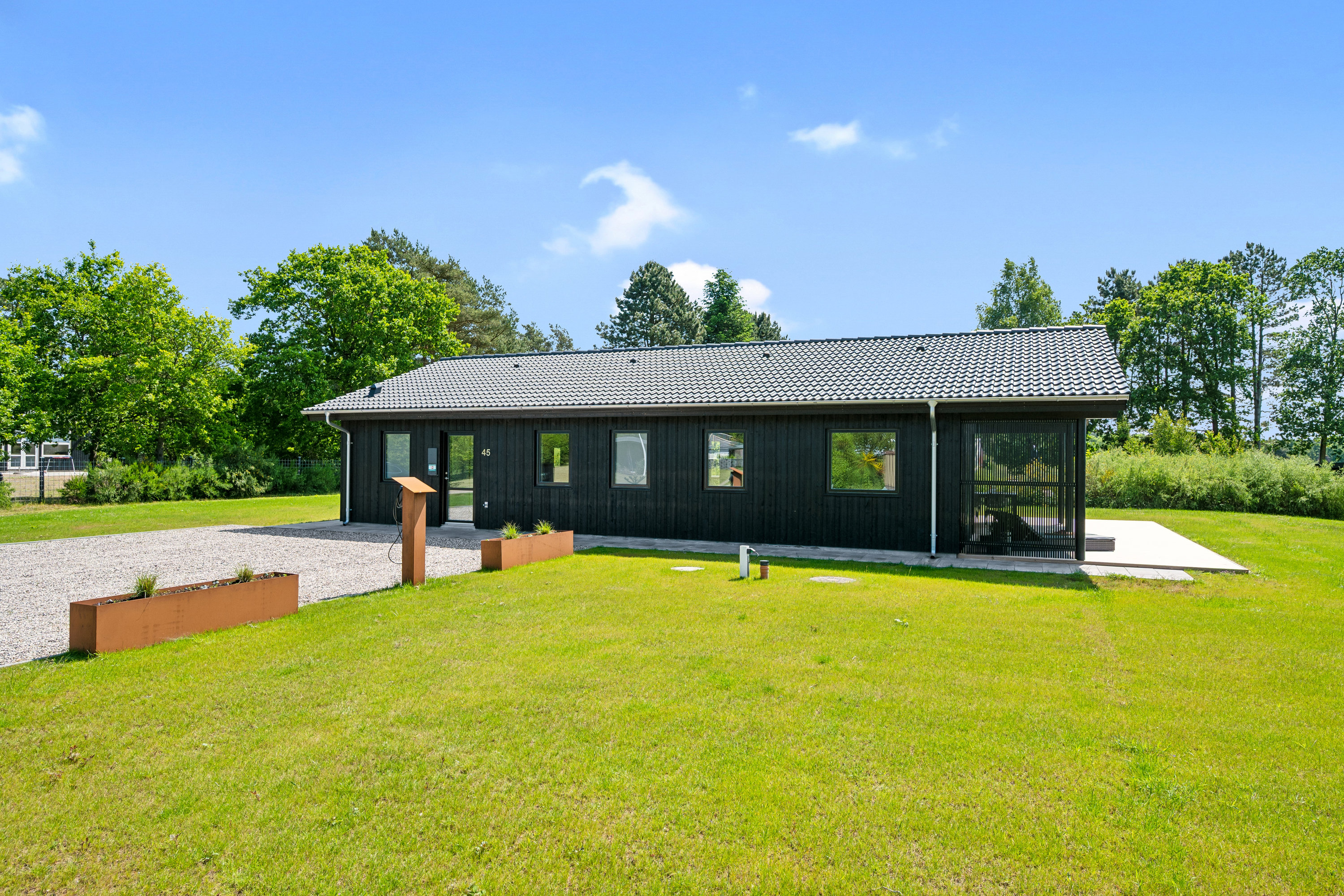 Fremhævet ejendom 1 billede i fuldskærmstilstand. Billede af Østre Skovvej 45, Fuglslev, 8400 Ebeltoft