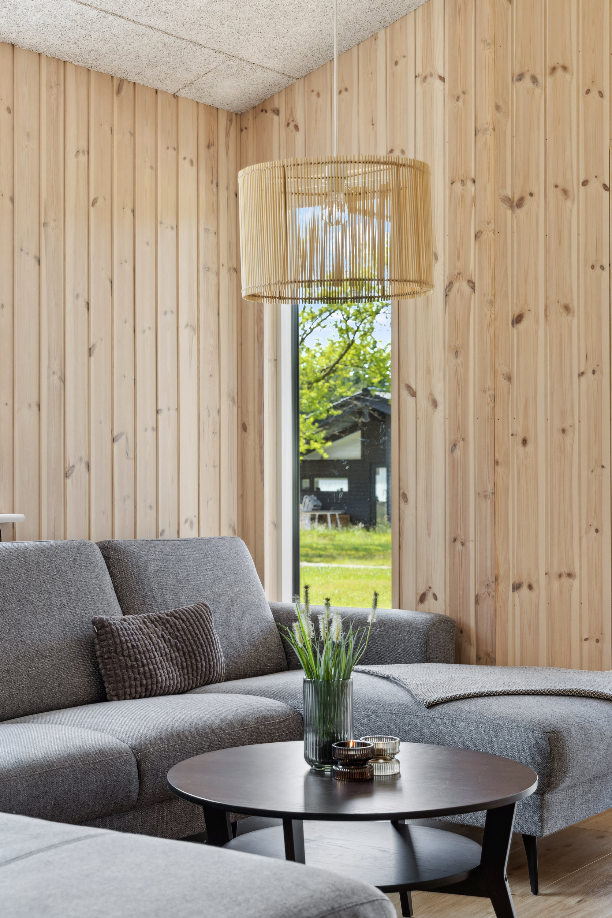 Fremhævet stue billede i fuldskærmstilstand. Billede af Østre Skovvej 45, Fuglslev, 8400 Ebeltoft