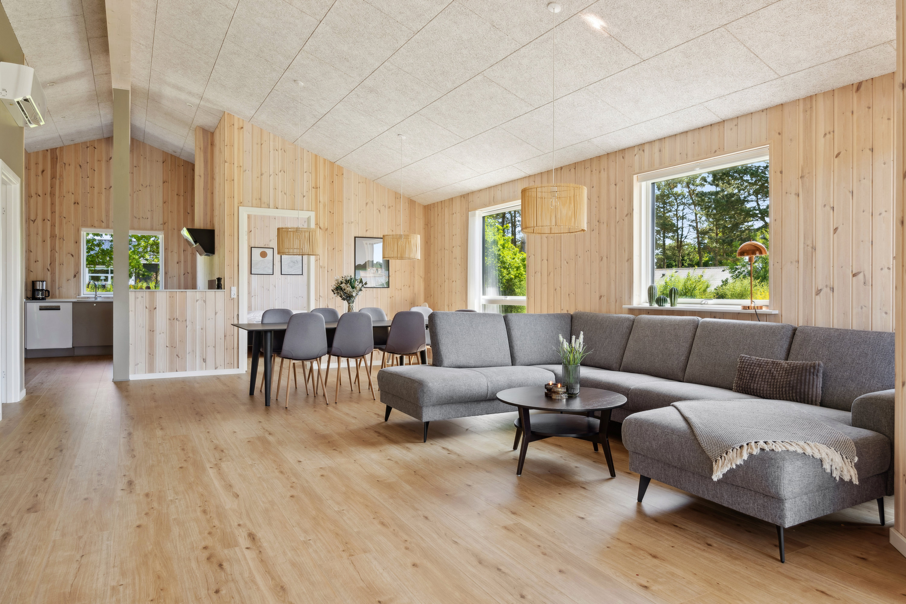 Fremhævet stue billede i fuldskærmstilstand. Billede af Østre Skovvej 45, Fuglslev, 8400 Ebeltoft