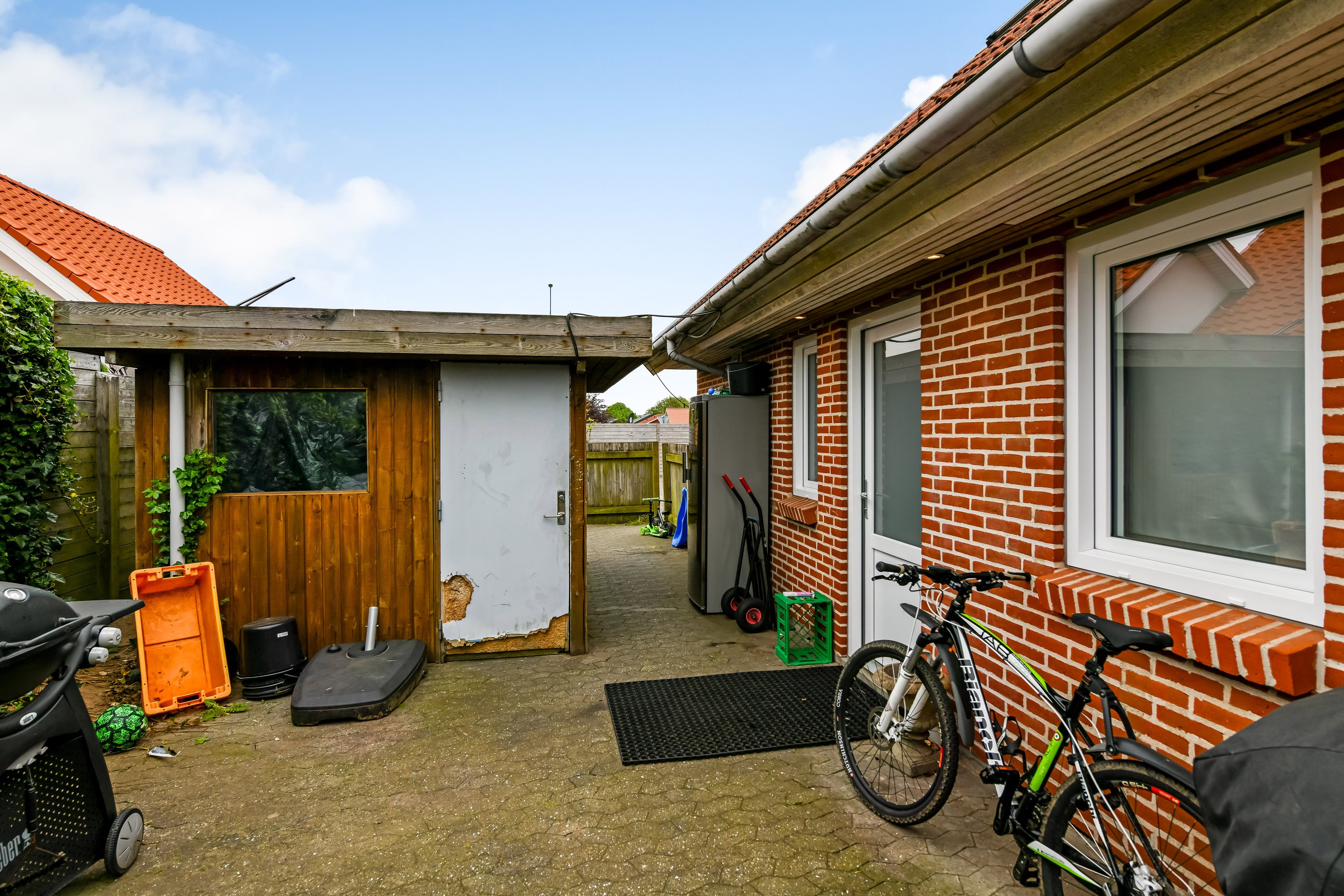 Fremhævet ejendommen billede i fuldskærmstilstand. Billede af Niels Lønnes Vej 15A, st.., 6715 Esbjerg N