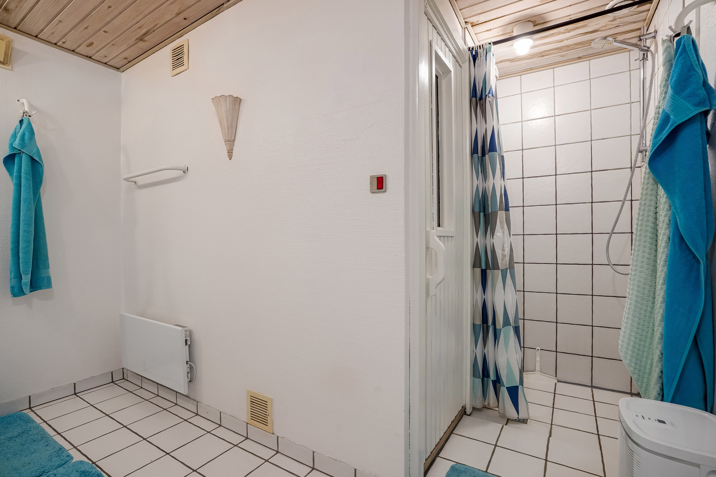 Fremhævet badeværelse billede i fuldskærmstilstand. Billede af Bakkevej 12, Varbjerg, 5464 Brenderup Fyn