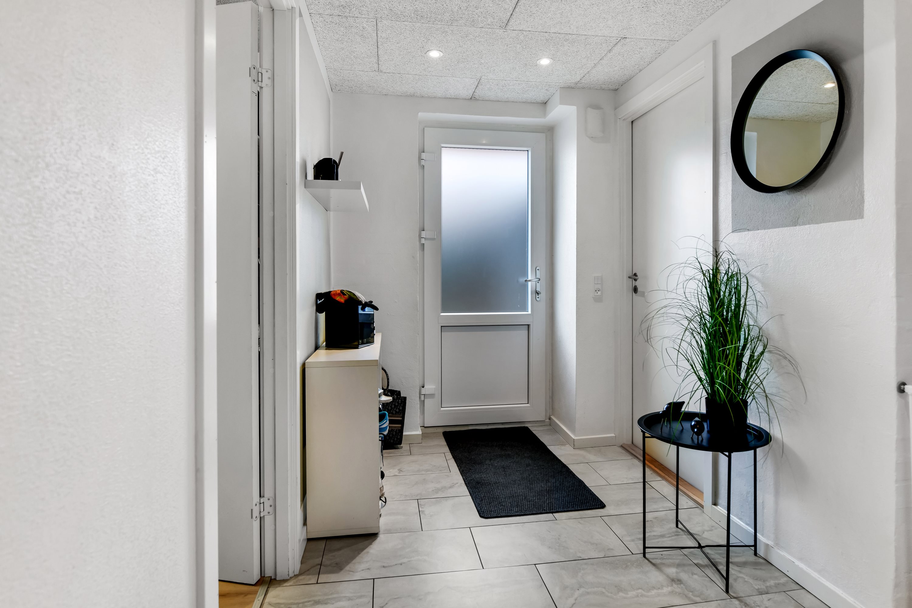 Fremhævet entré billede i fuldskærmstilstand. Billede af Niels Lønnes Vej 15A, st.., 6715 Esbjerg N