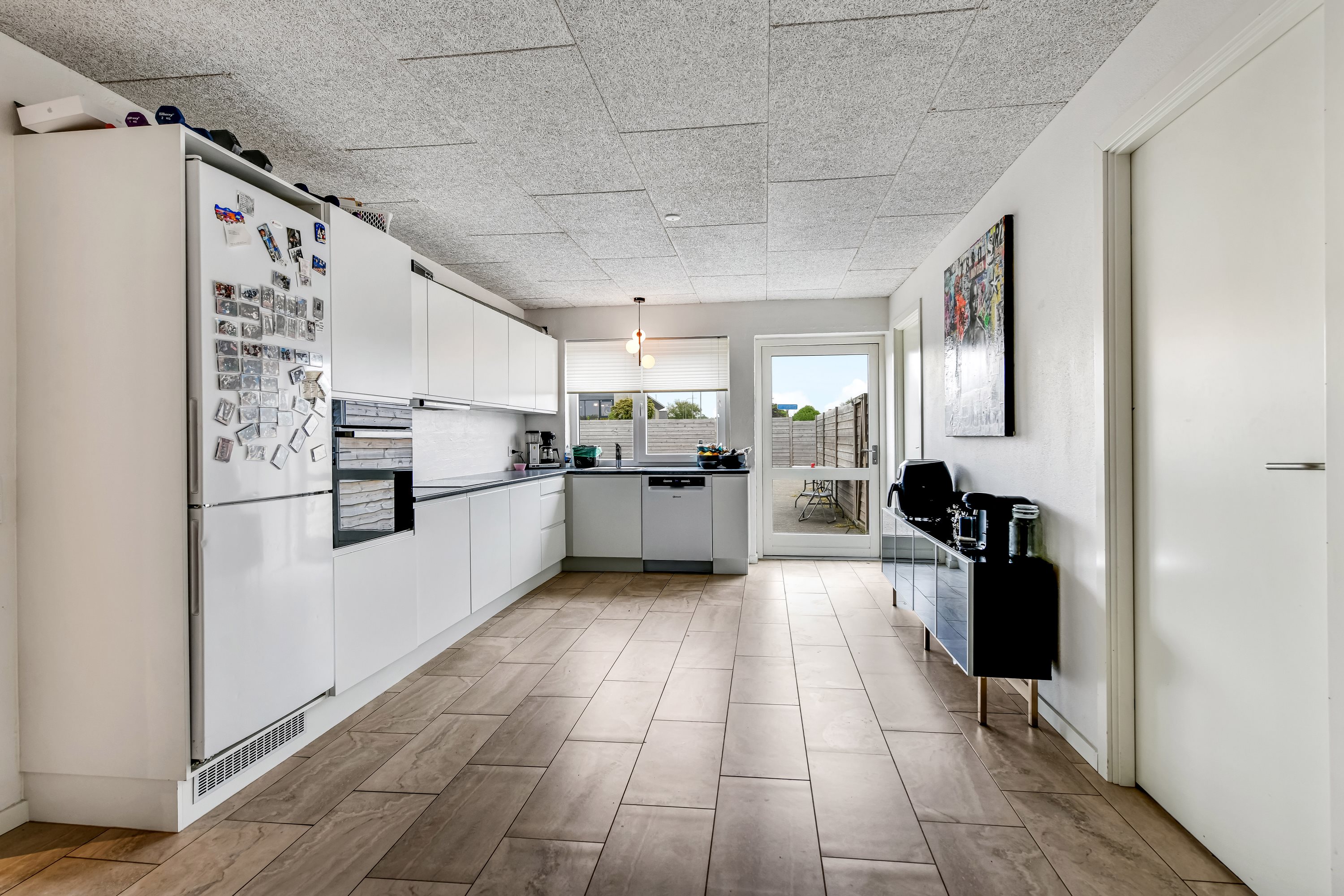 Fremhævet køkken billede i fuldskærmstilstand. Billede af Niels Lønnes Vej 15A, st.., 6715 Esbjerg N