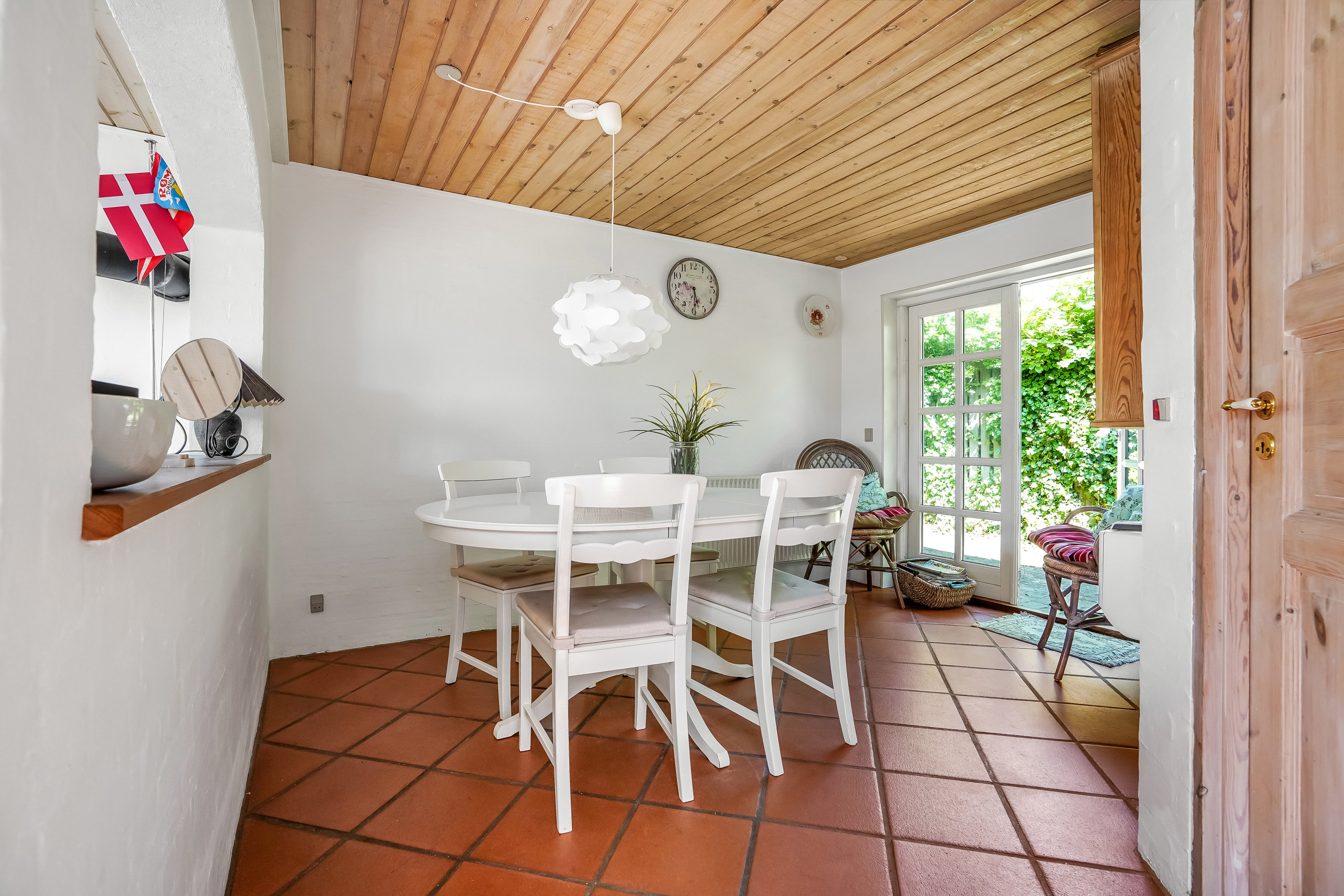 Fremhævet stue billede i fuldskærmstilstand. Billede af Henningsensvej 15, Hasmark Strand, 5450 Otterup