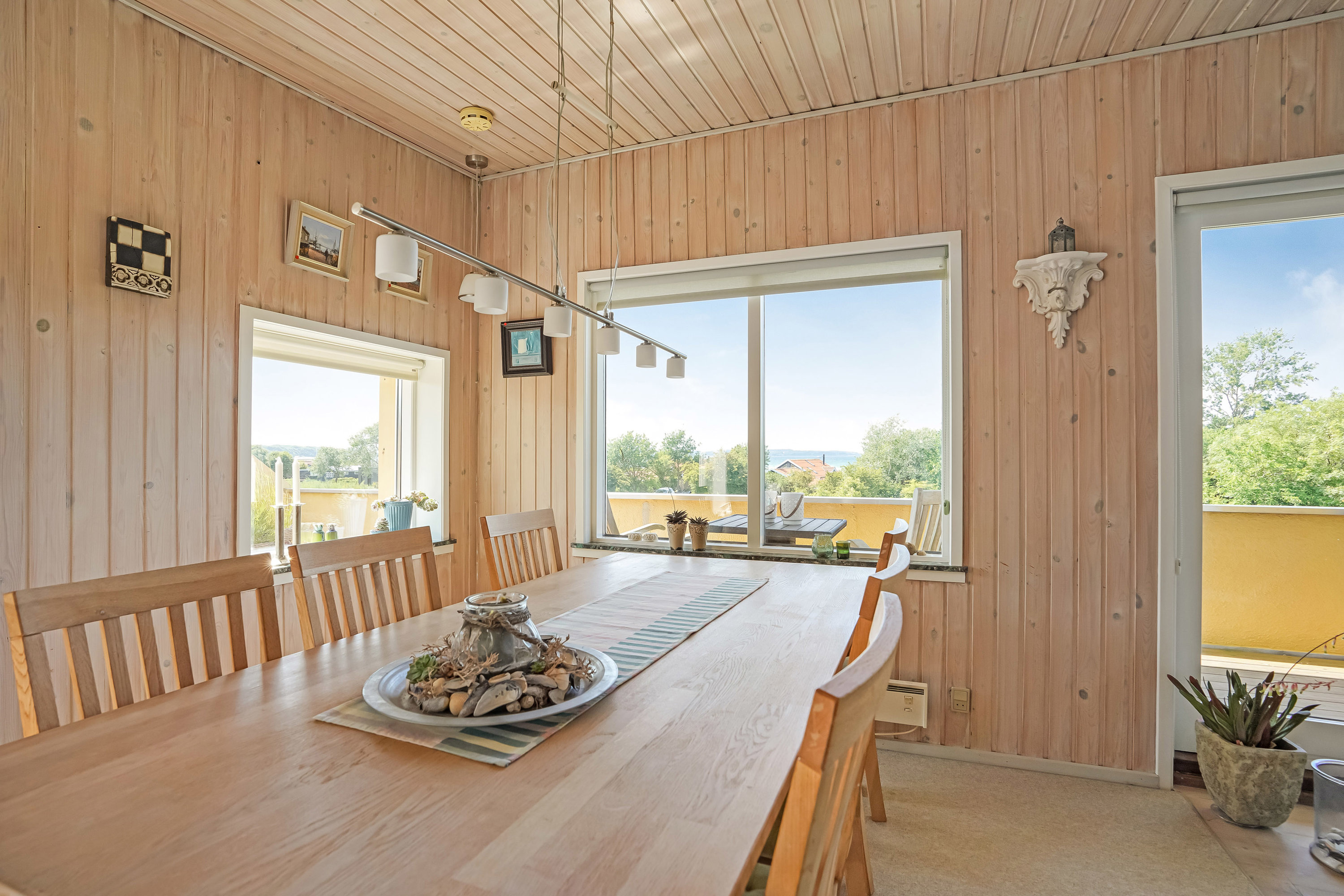 Fremhævet stue billede i fuldskærmstilstand. Billede af Bakkevej 12, Varbjerg, 5464 Brenderup Fyn